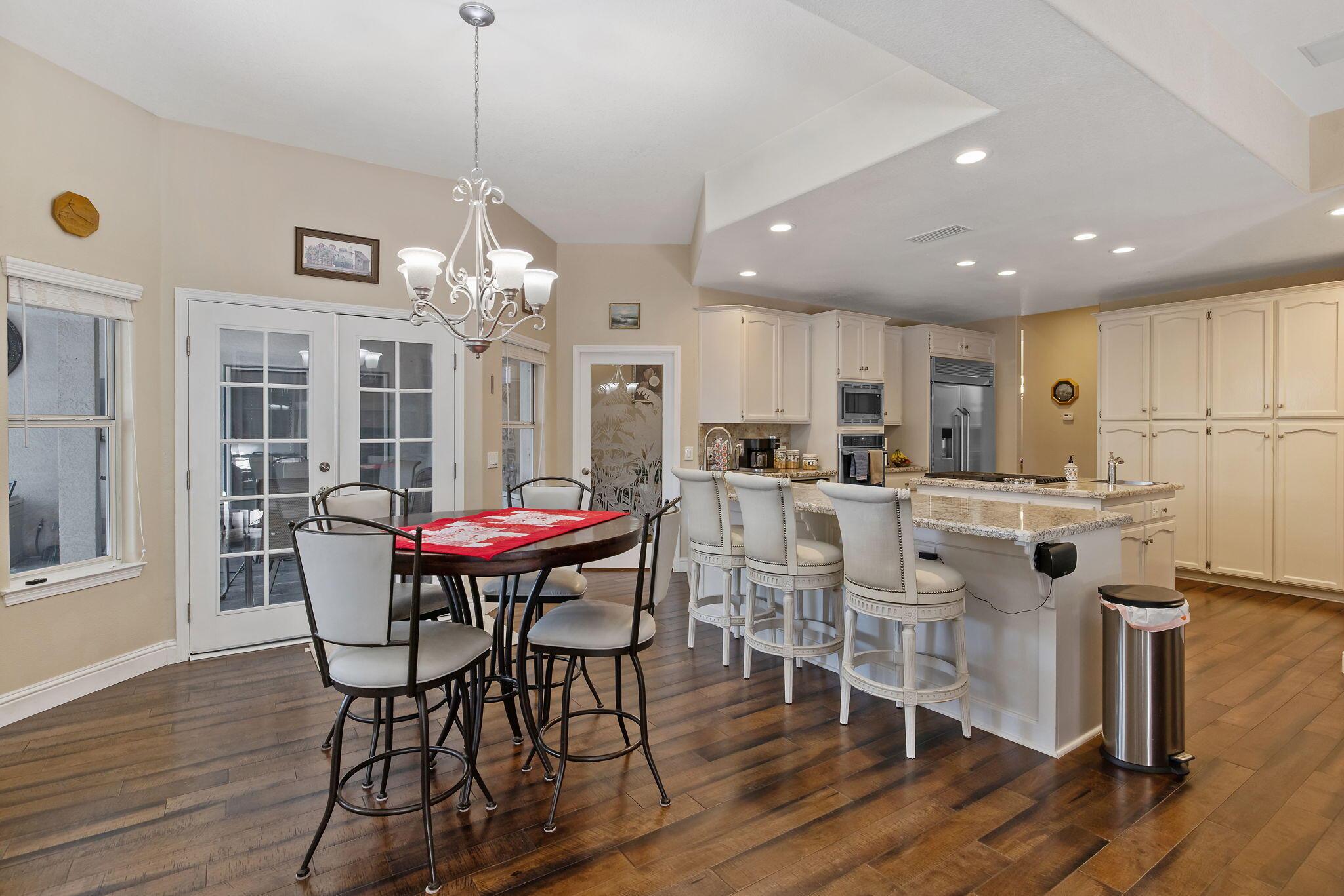 Visalia, California, 93292, United States, 4 Bedrooms Bedrooms, ,3 BathroomsBathrooms,Residential,For Sale,1977045