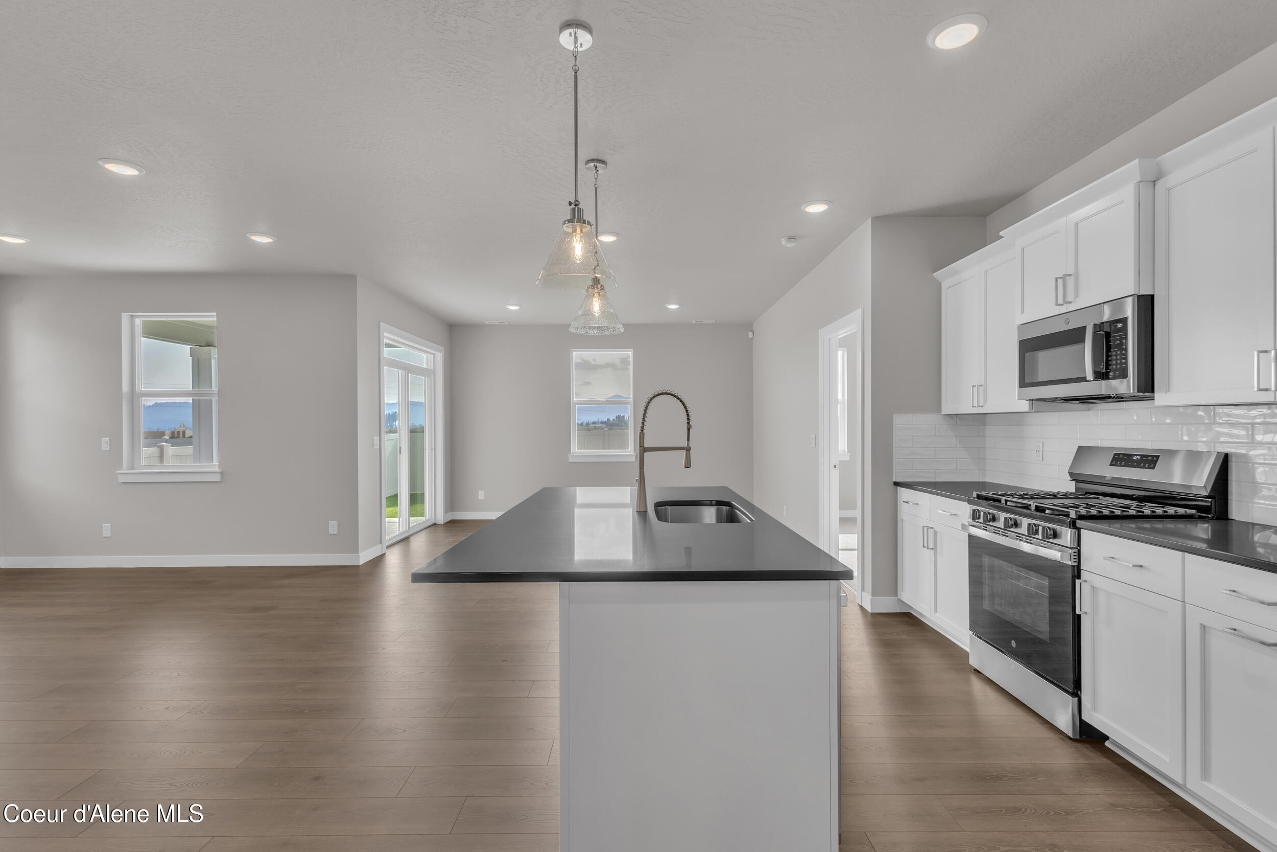 Coeur d'Alene, Idaho, 83815, United States, 4 Bedrooms Bedrooms, ,2 BathroomsBathrooms,Residential,For Sale,1975976