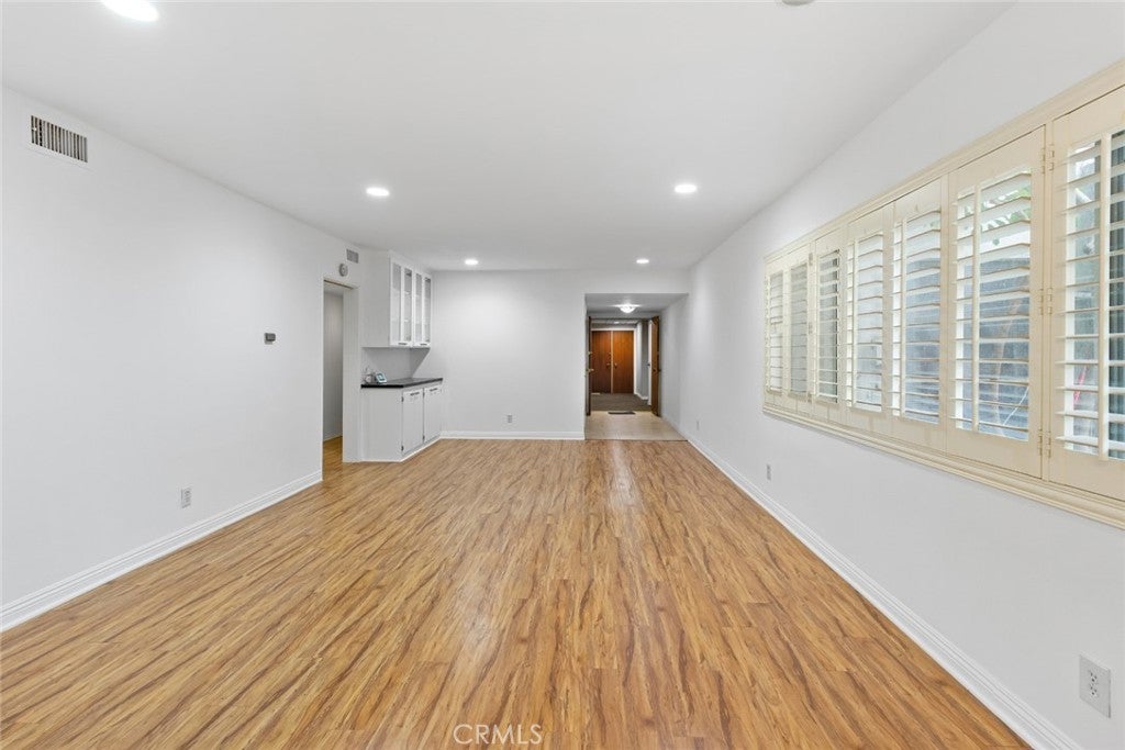 395 S Oakland Avenue #101, Pasadena, California, 91101, United States, 3 Bedrooms Bedrooms, ,2 BathroomsBathrooms,Residential,For Sale,395 S Oakland Avenue #101,1679345