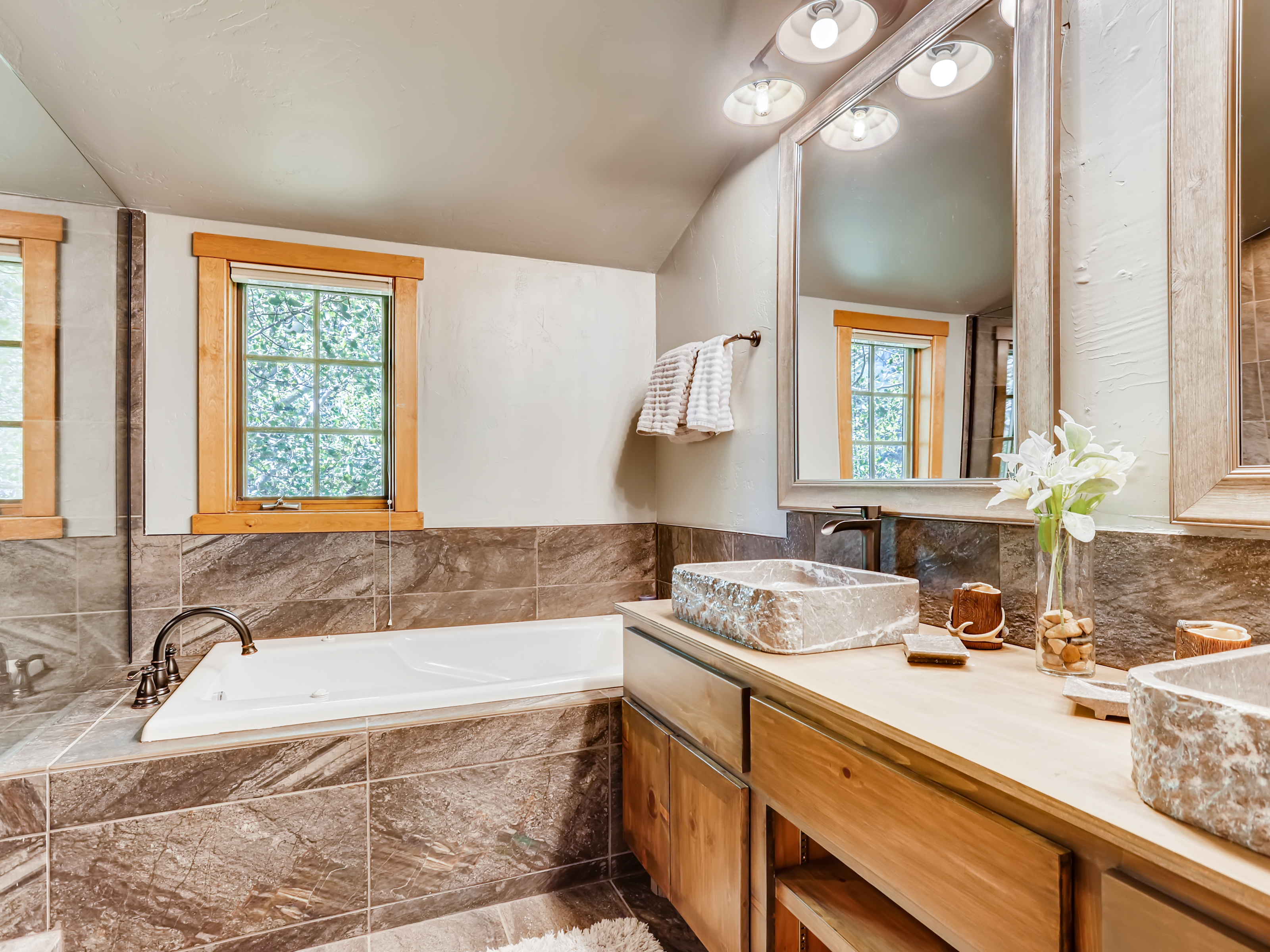 Edwards, Colorado, 81632, United States, 5 Bedrooms Bedrooms, ,5 BathroomsBathrooms,Residential,For Sale,1905665