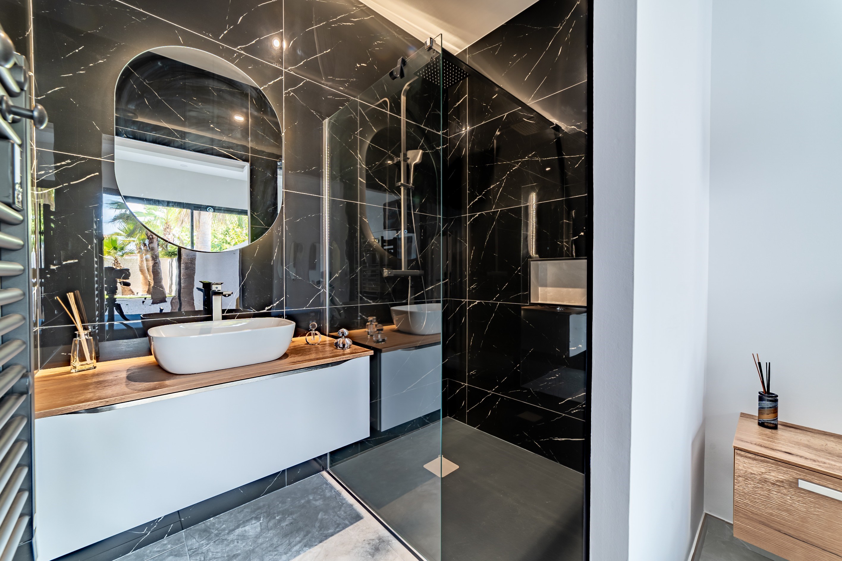  Exceptional single-story villa in Vias – 15 minutes