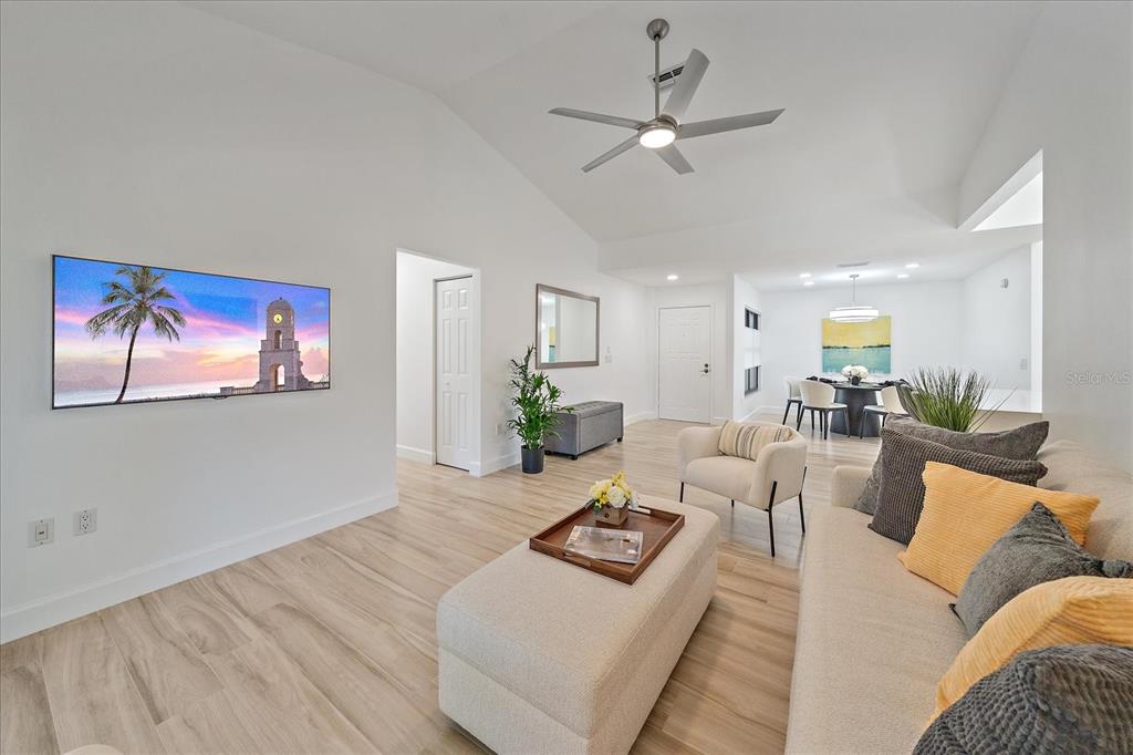 Sarasota, Florida, 34231, United States, 3 Bedrooms Bedrooms, ,2 BathroomsBathrooms,Residential,For Sale,1987968