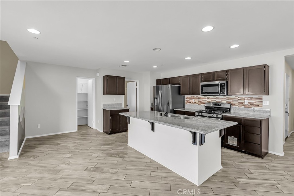 Lake Elsinore, California, 92532, United States, 4 Bedrooms Bedrooms, ,3 BathroomsBathrooms,Residential,For Sale,1955180