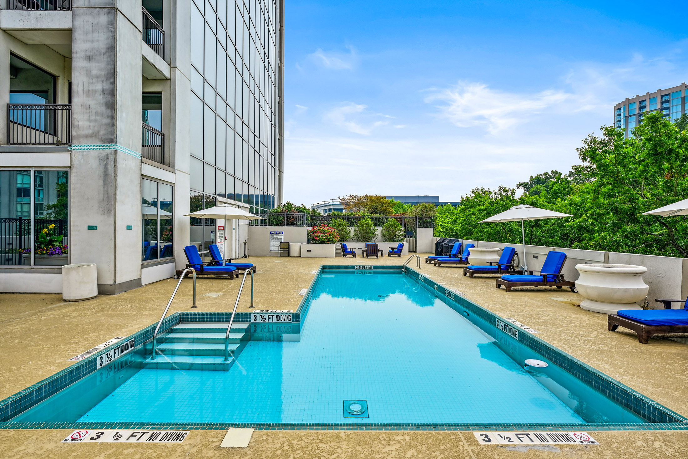  Exceptional Space, Skyline Views, and an Unbeatable Buckhead Location - 物件實景