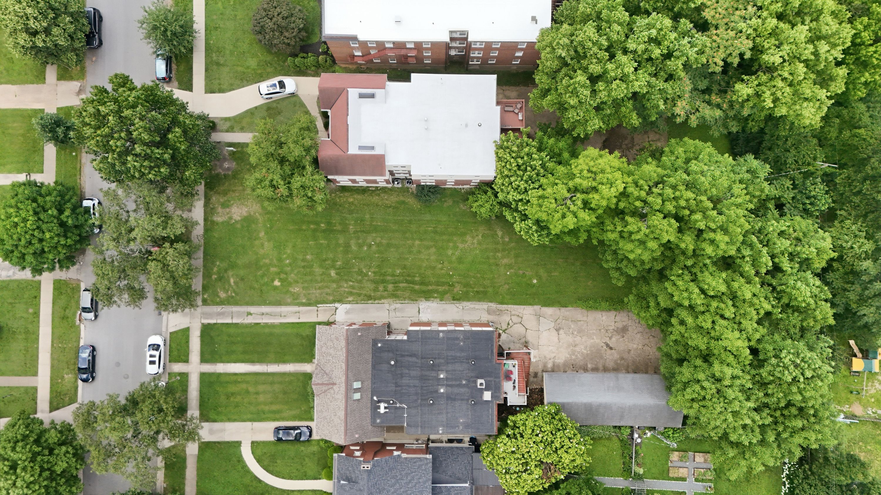  2055 Douglass Boulevard, Louisville, KY 40205 - 物件實景