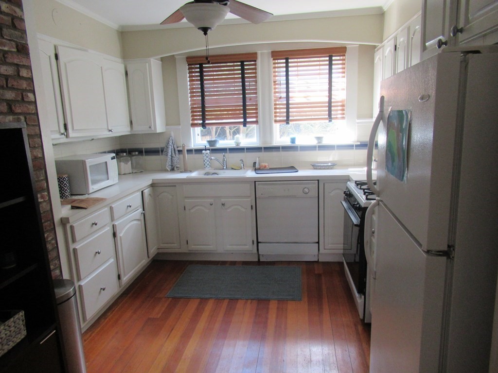 Salem, Massachusetts, 01970, United States, 4 Bedrooms Bedrooms, ,2 BathroomsBathrooms,Residential,For Sale,1846004