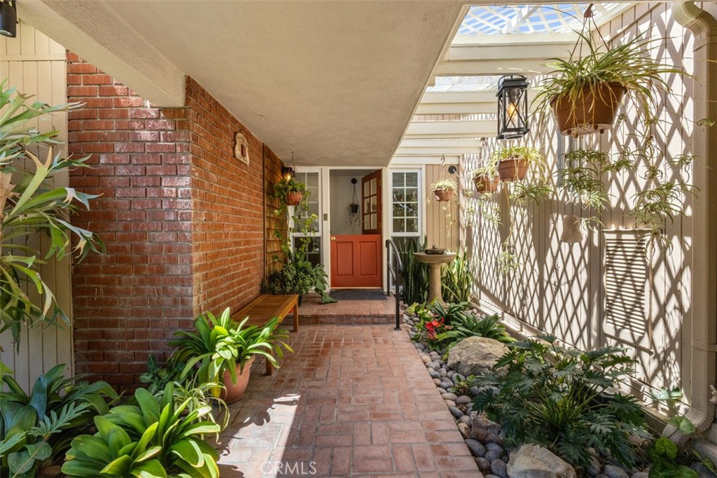 Costa Mesa, California, 92627, United States, 4 Bedrooms Bedrooms, ,3 BathroomsBathrooms,Residential,For Sale,1926286