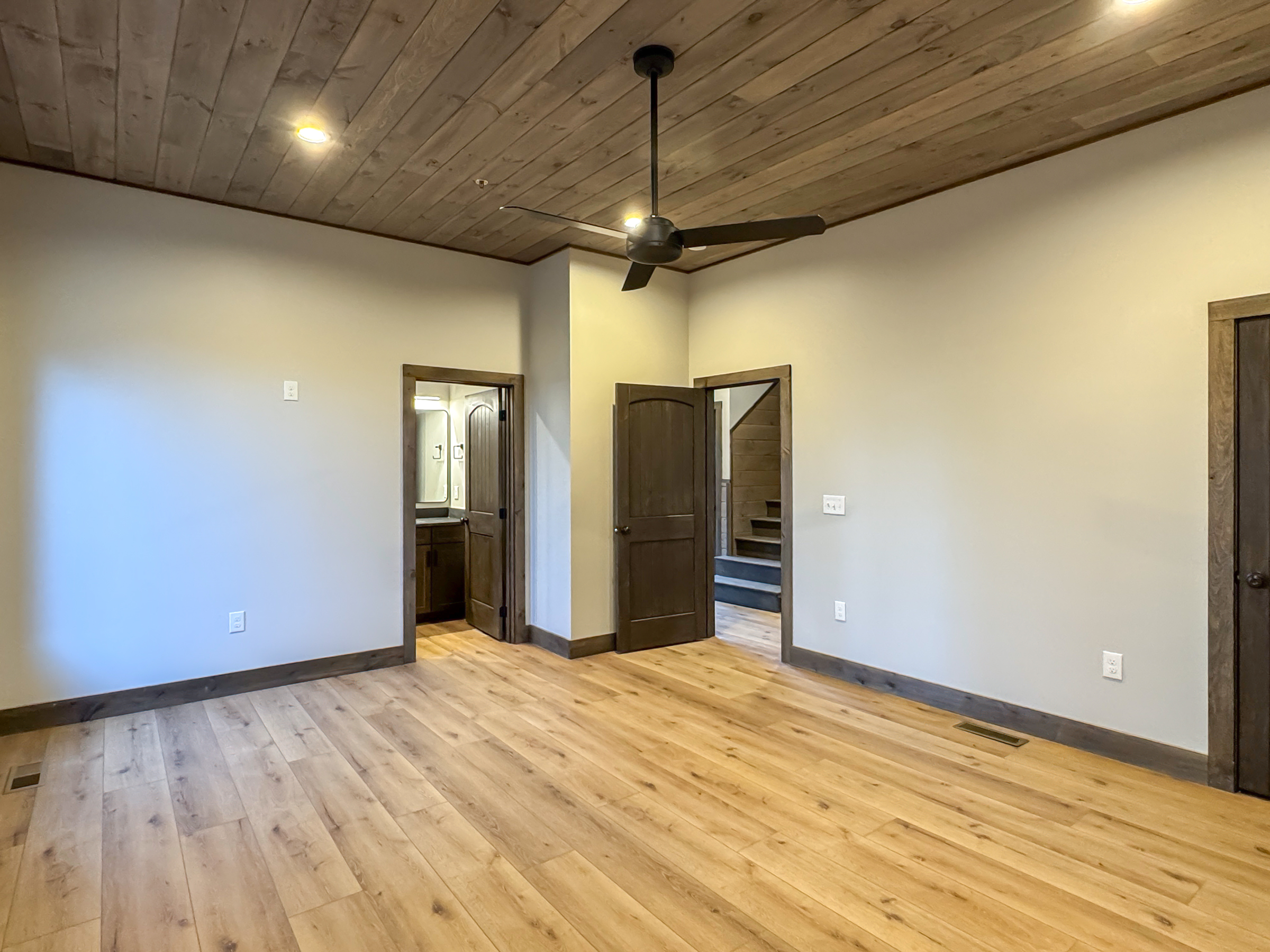 Sevierville, Tennessee, 37862, United States, 5 Bedrooms Bedrooms, ,7 BathroomsBathrooms,Residential,For Sale,2000383