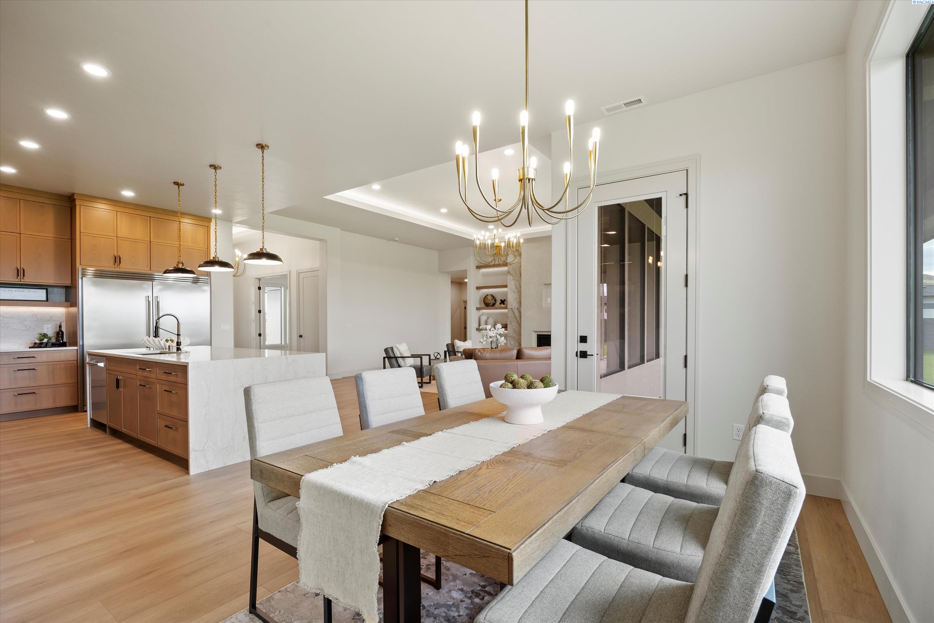 Kennewick, Washington, 99338, United States, 4 Bedrooms Bedrooms, ,4 BathroomsBathrooms,Residential,For Sale,1993366