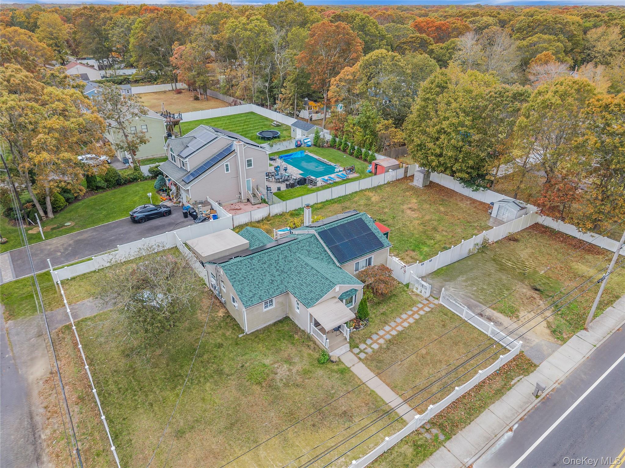 Mastic, New York, 11950, United States, 4 Bedrooms Bedrooms, ,3 BathroomsBathrooms,Residential,For Sale,1990878