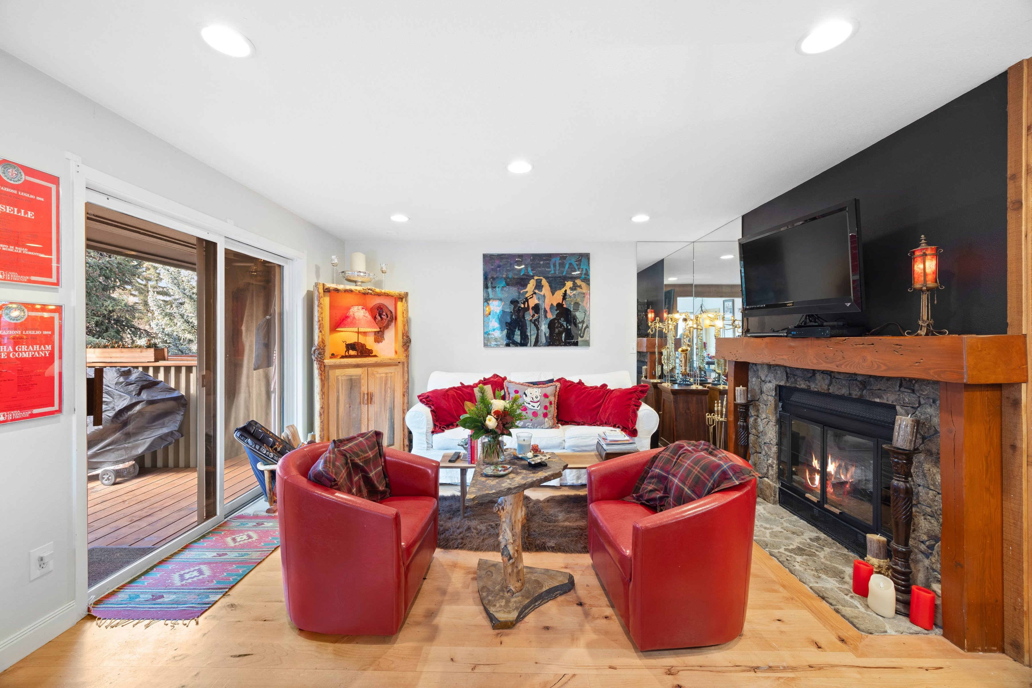  Beautifully Updated Two-Bedroom Elkhorn Condominium - 物件實景