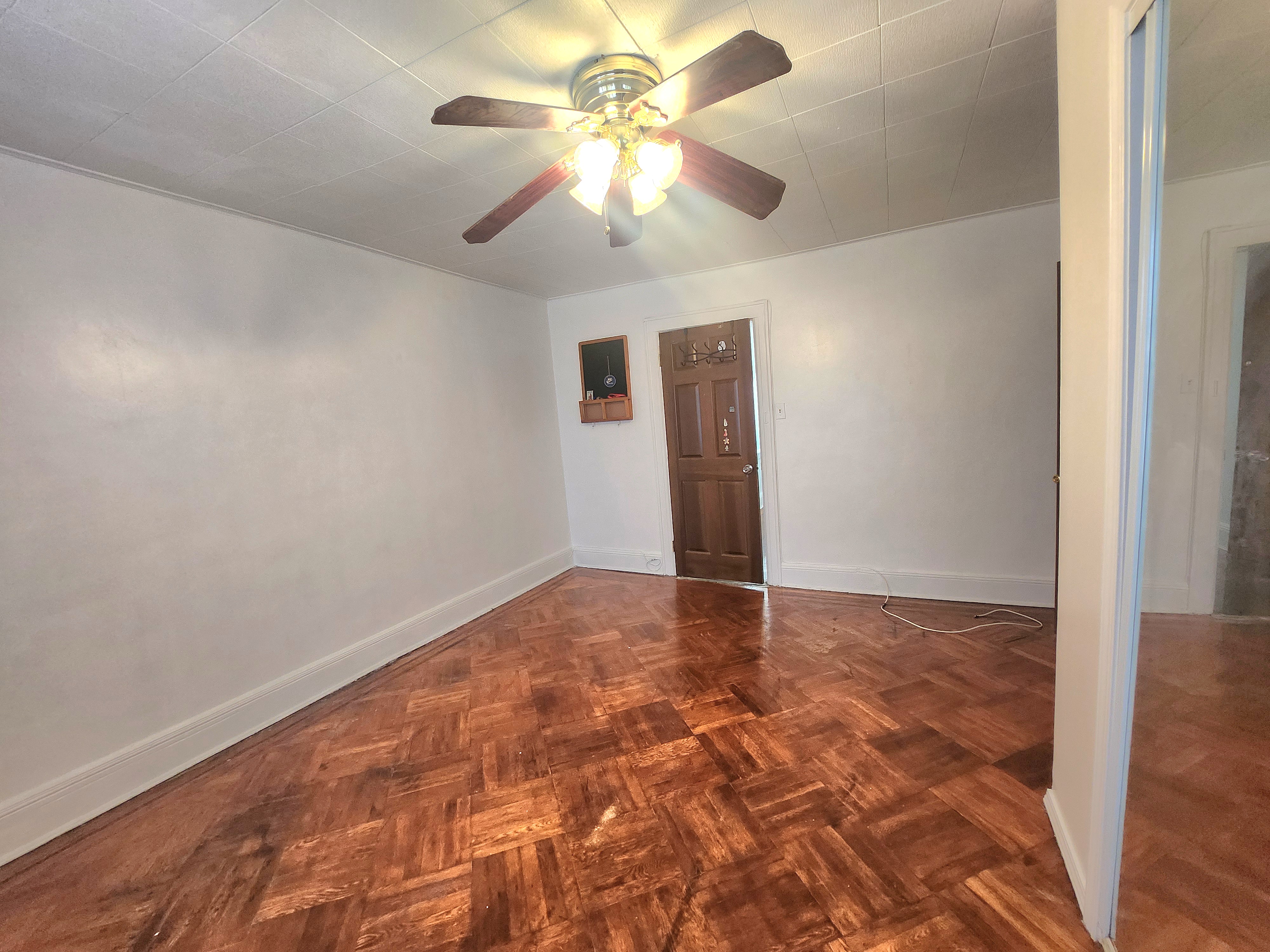 Queens Village, New York, 11428, United States, 4 Bedrooms Bedrooms, ,3 BathroomsBathrooms,Residential,For Sale,1870963