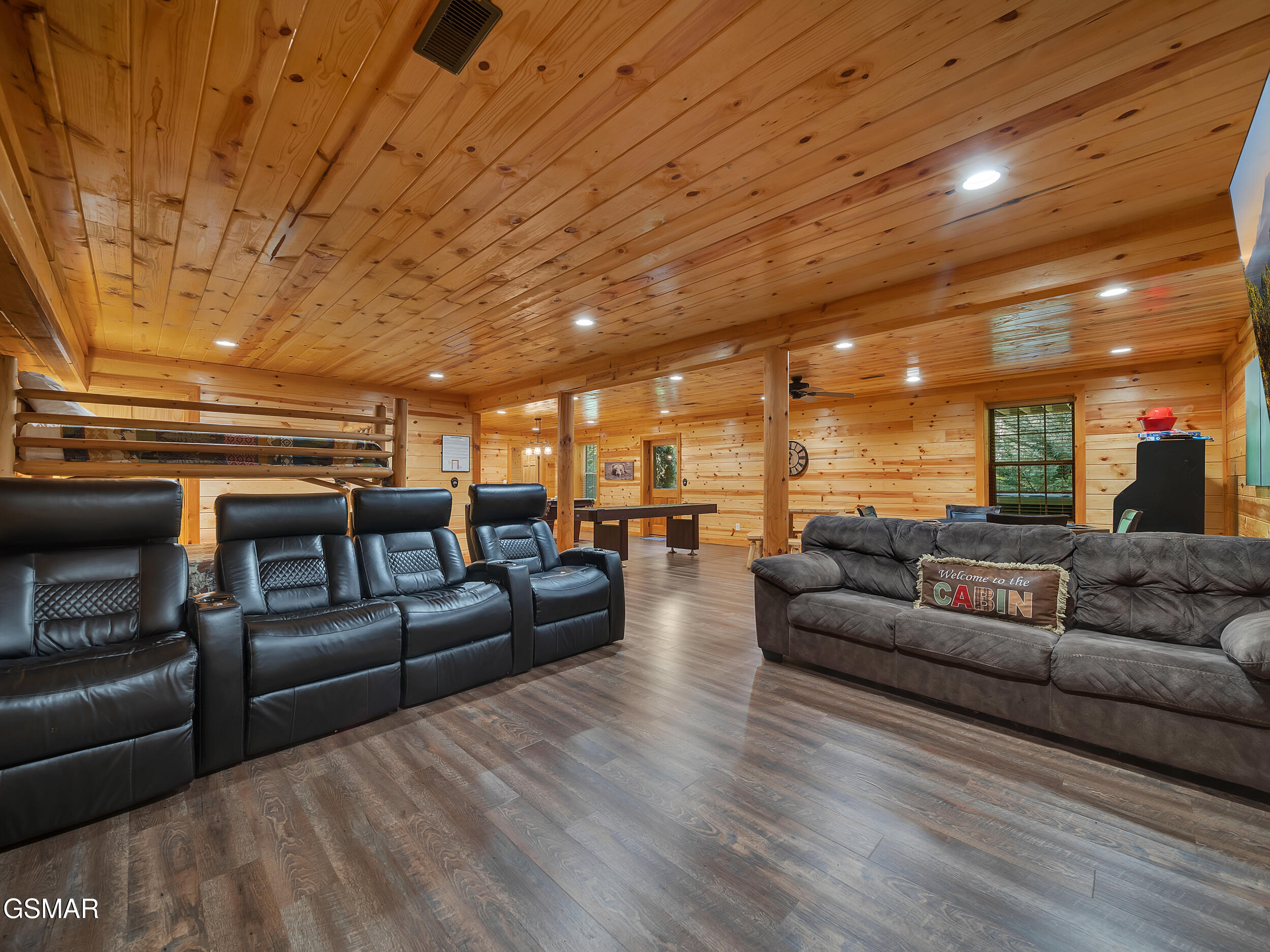 Pigeon Forge, Tennessee, 37876, United States, 4 Bedrooms Bedrooms, ,4 BathroomsBathrooms,Residential,For Sale,1944632