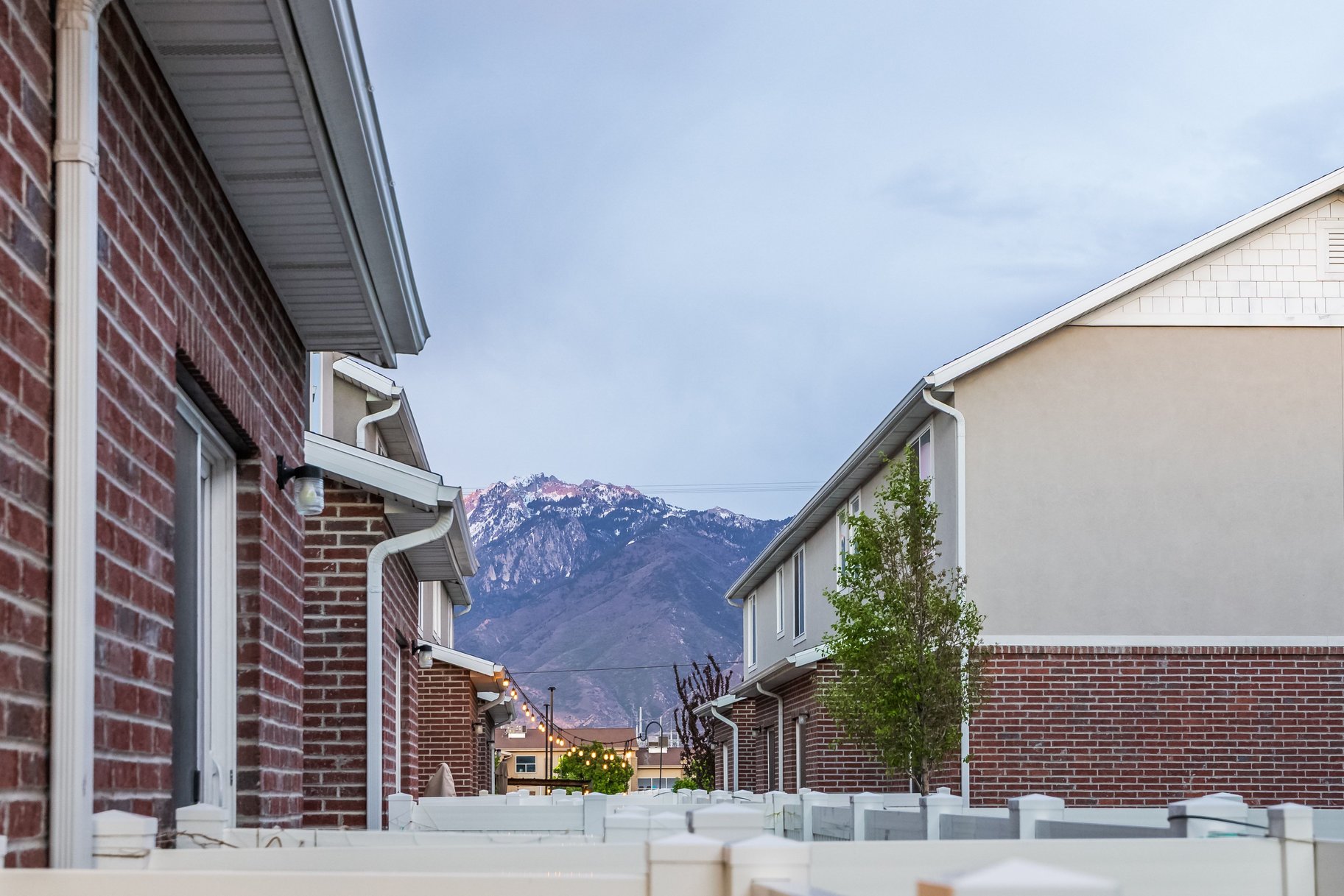  Meticulously Upgraded Townhome in Prime Draper - 物件實景