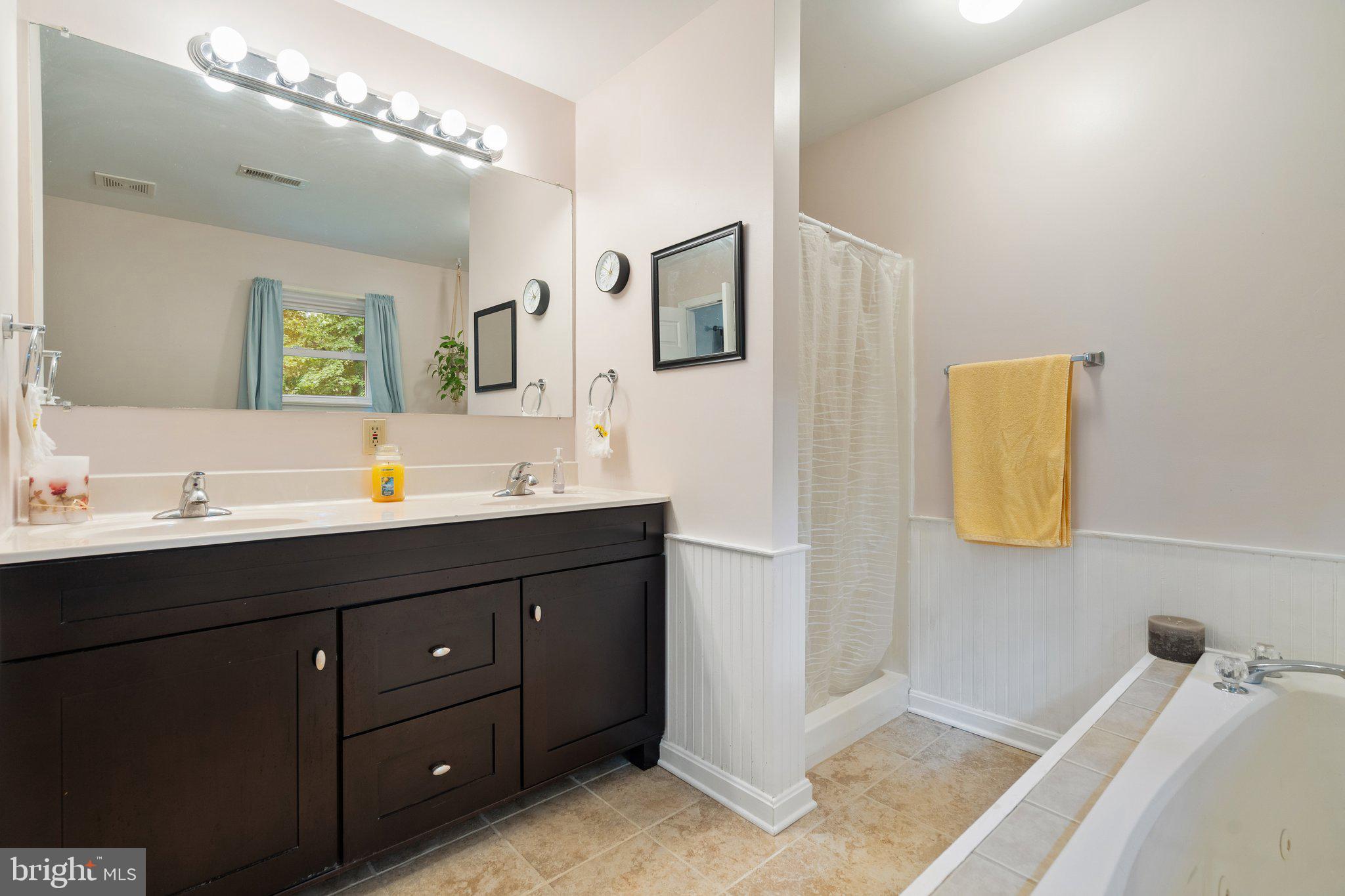 Warrenton, Virginia, 20187, United States, ,Residential,For Sale,1943108