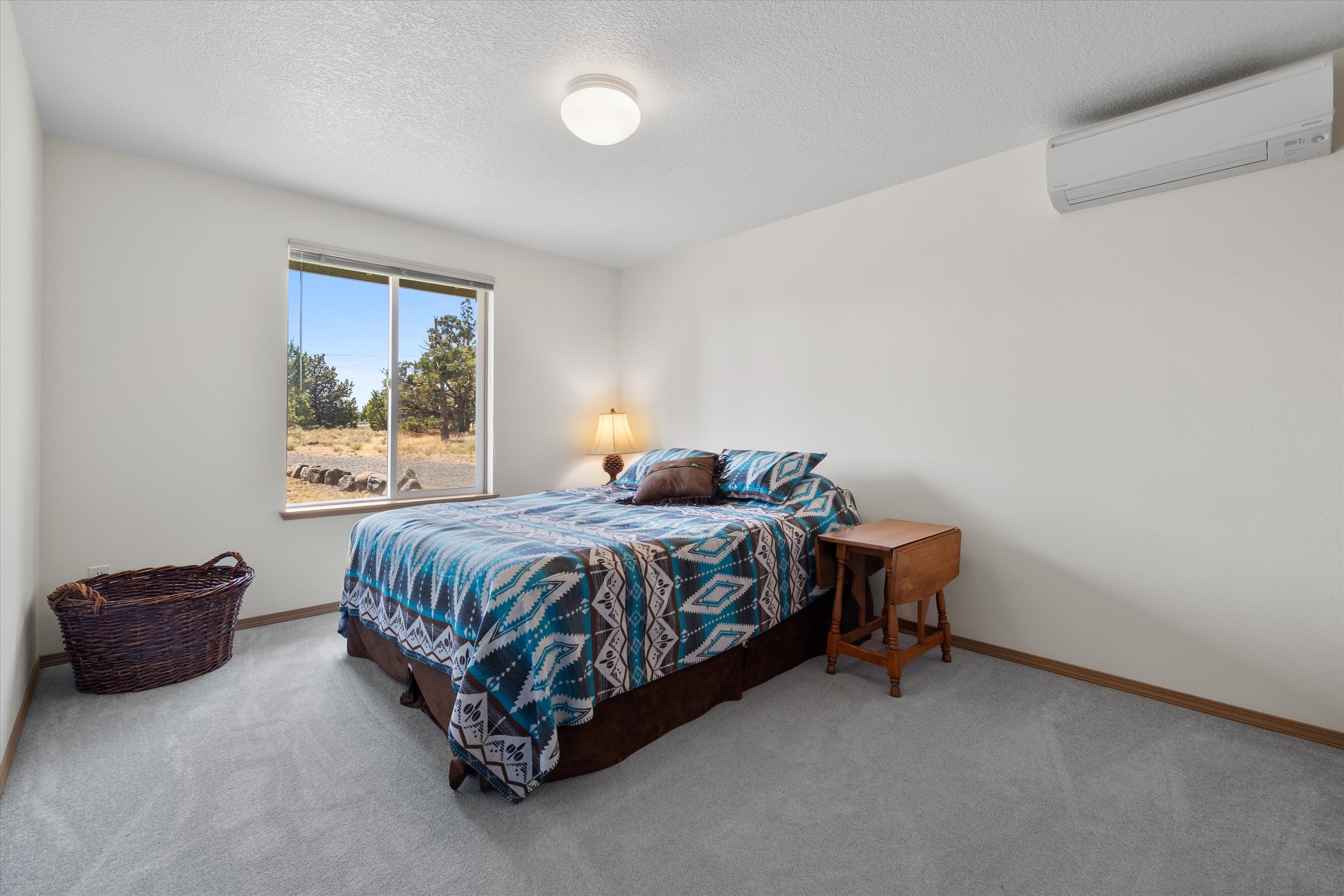 Prineville, Oregon, 97754, United States, 3 Bedrooms Bedrooms, ,2 BathroomsBathrooms,Residential,For Sale,1849917