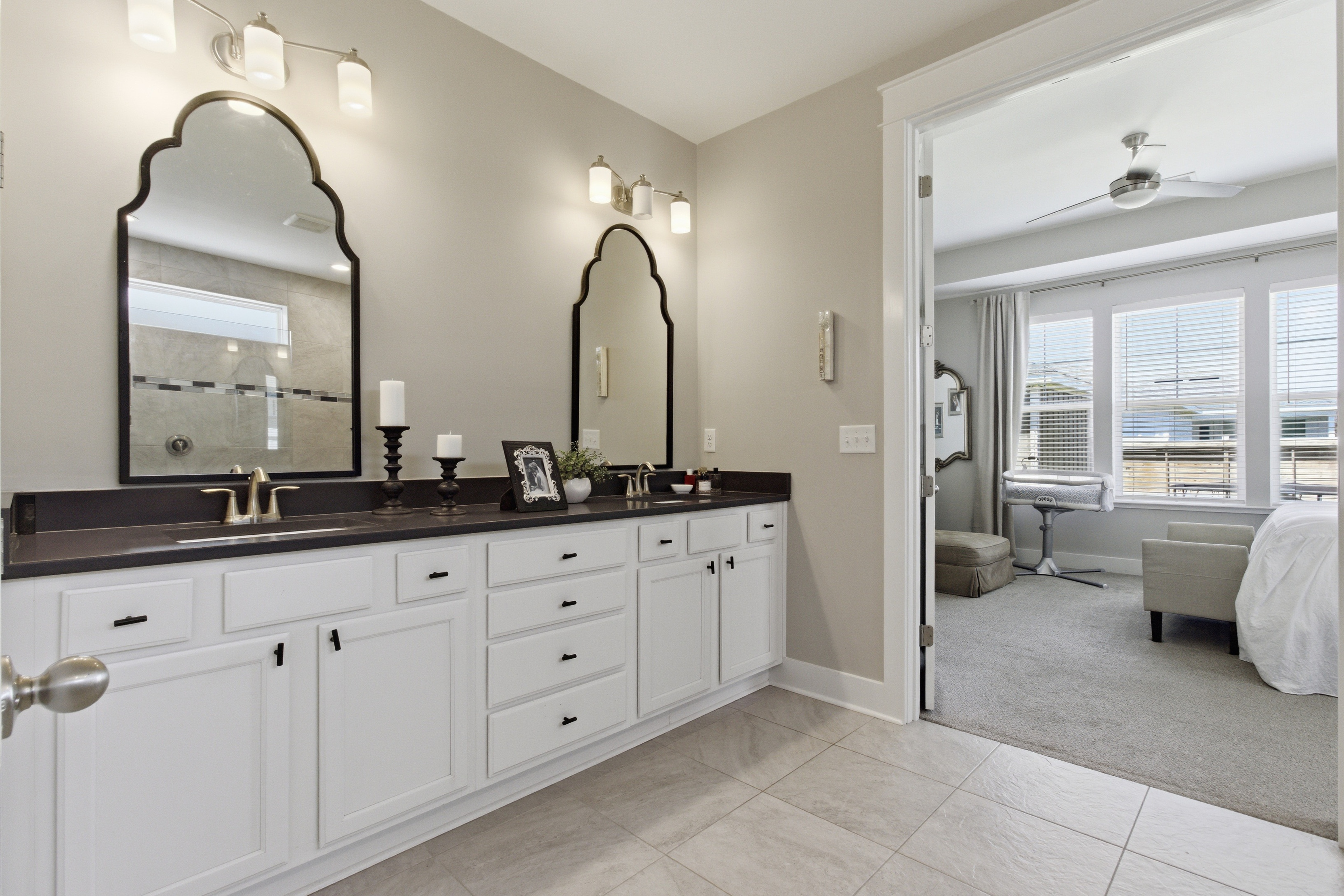  Spacious Corner-Lot Retreat With Flexible Living - 物件實景