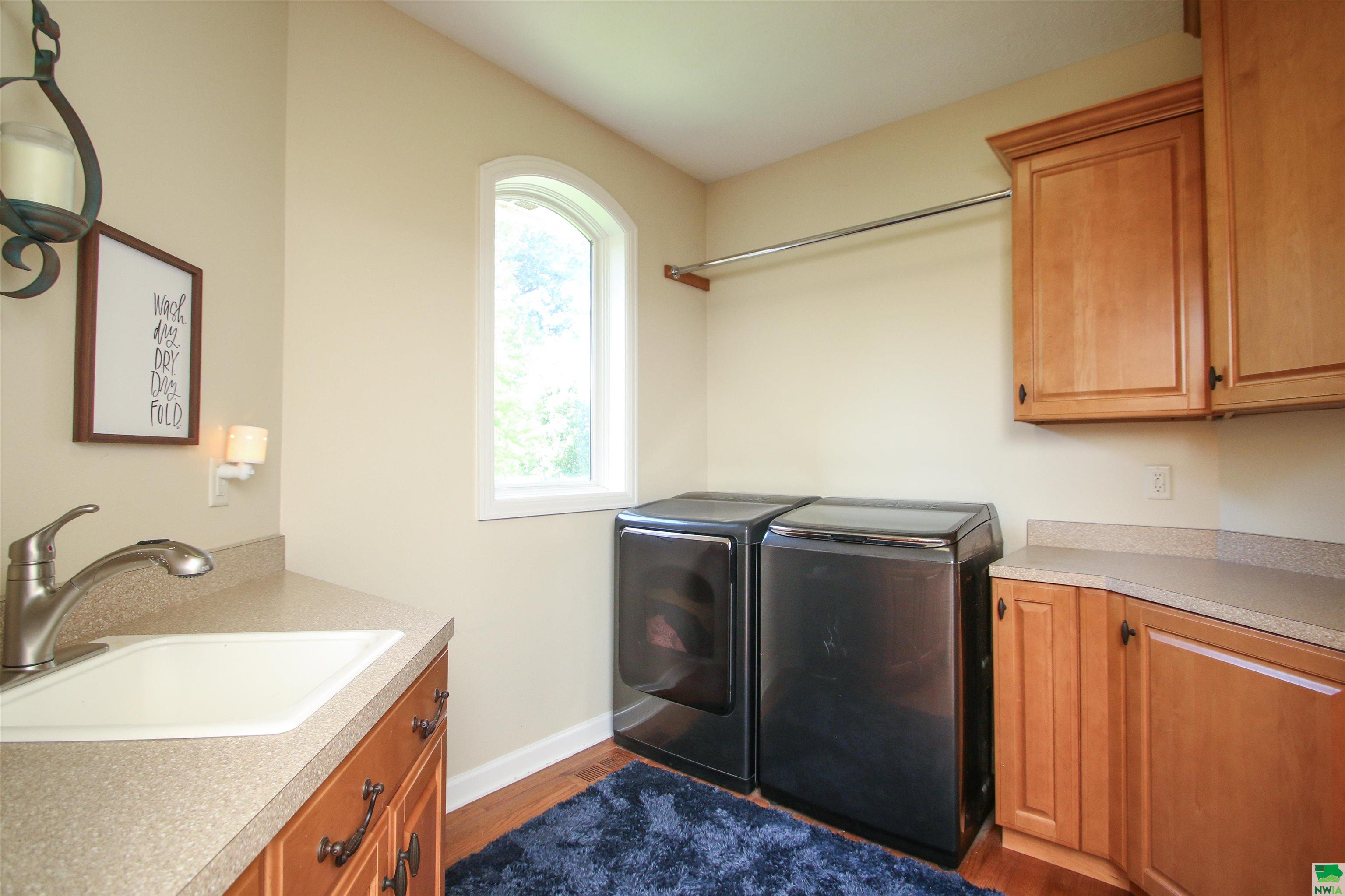 Dakota Dunes, South Dakota, 57049, United States, 5 Bedrooms Bedrooms, ,6 BathroomsBathrooms,Residential,For Sale,1943906