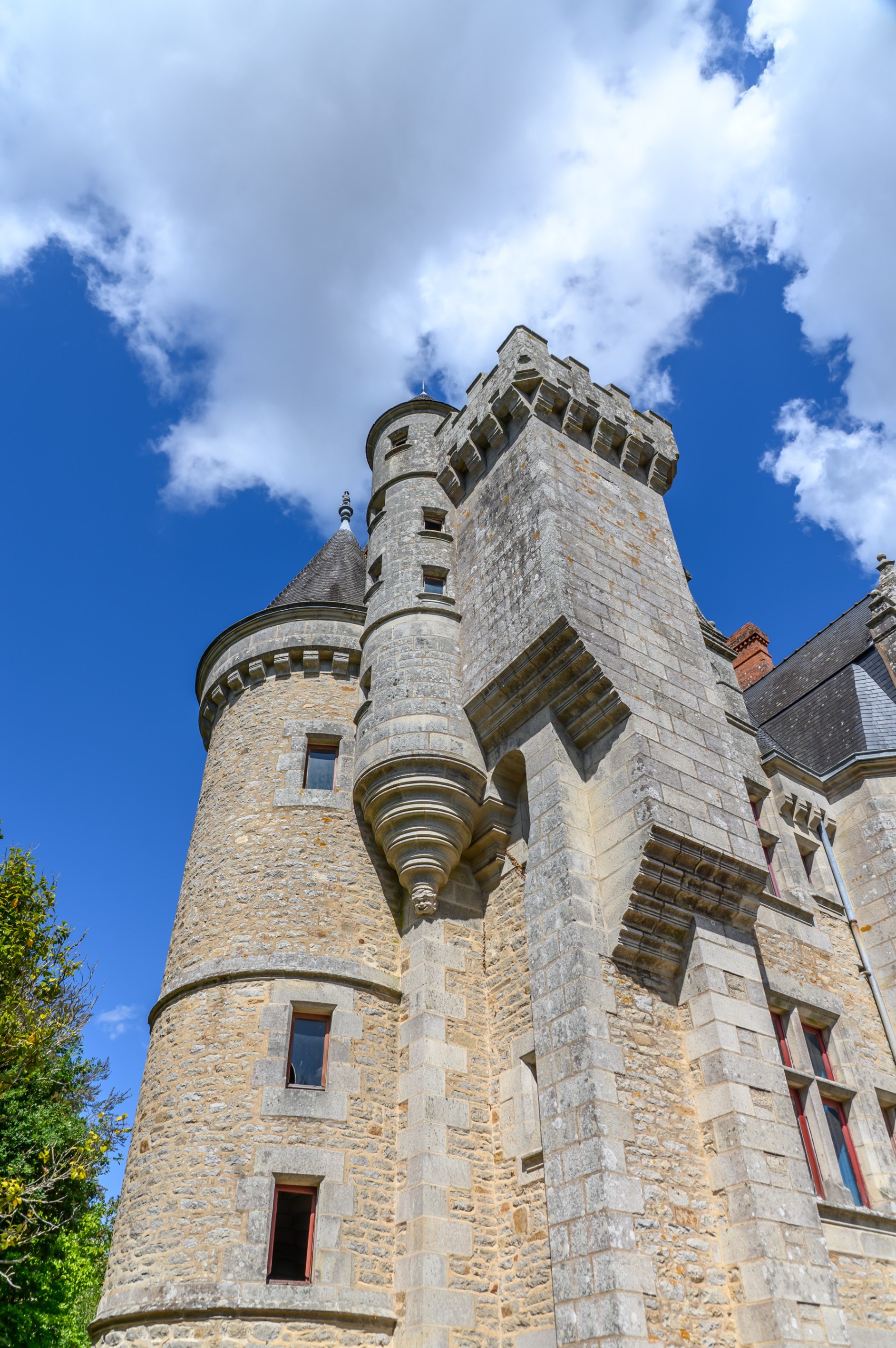  Near Quimper ; Magnificent castle to renovated in river bank; - 物件實景