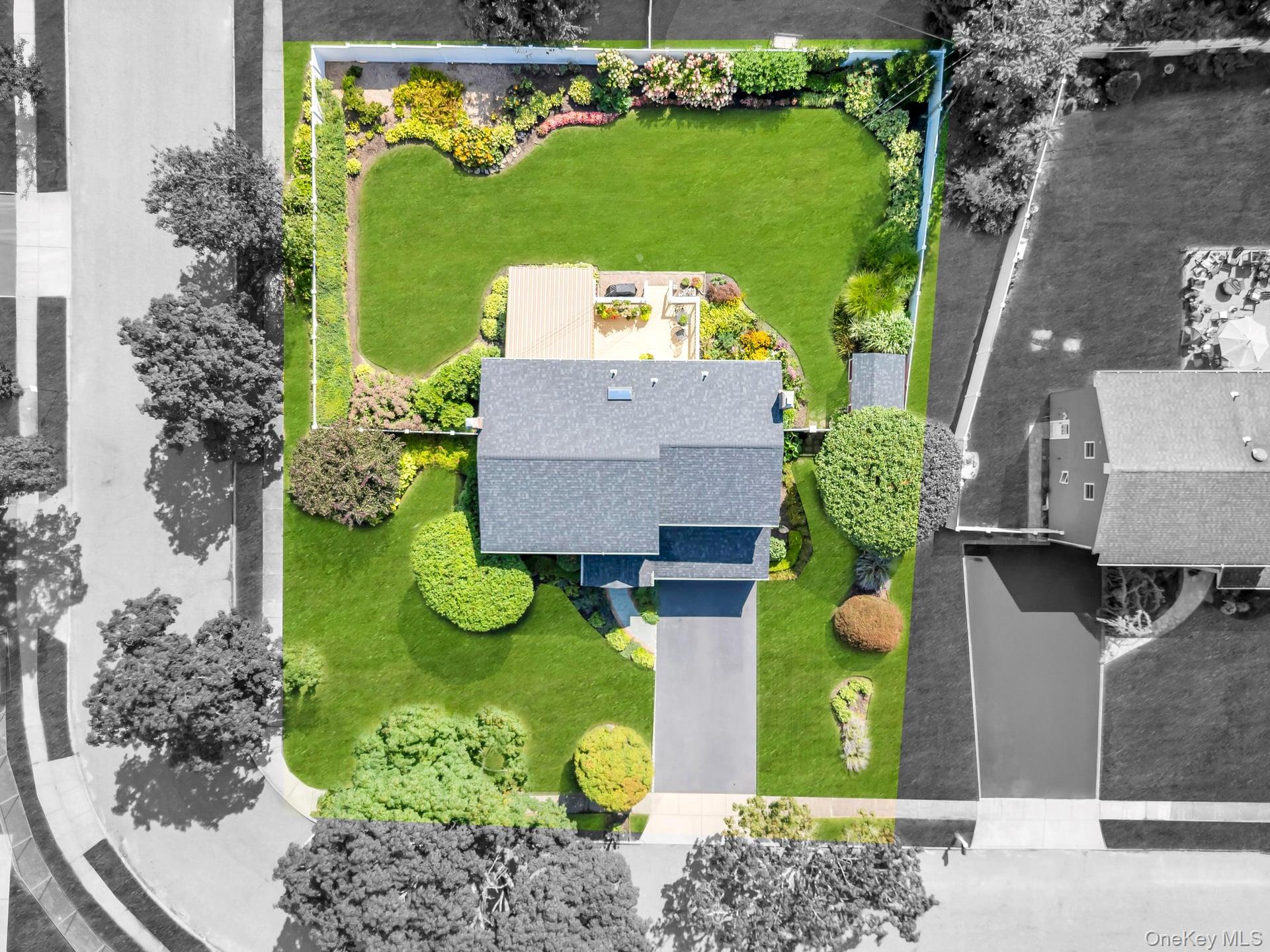 Hauppauge, New York, 11788, United States, 4 Bedrooms Bedrooms, ,3 BathroomsBathrooms,Residential,For Sale,1926093