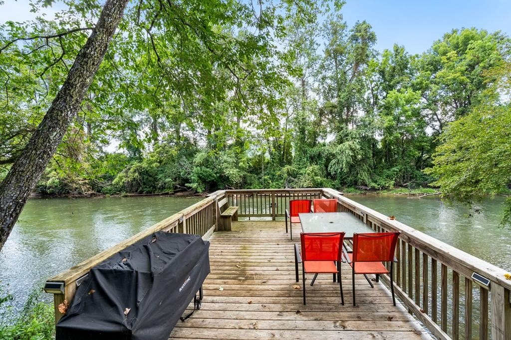 Murphy, North Carolina, 28906, United States, 2 Bedrooms Bedrooms, ,2 BathroomsBathrooms,Residential,For Sale,1976149