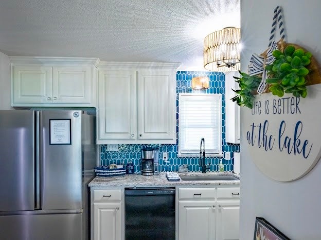 Possum Kingdom Lake, Texas, 76449, United States, 3 Bedrooms Bedrooms, ,2 BathroomsBathrooms,Residential,For Sale,1976028