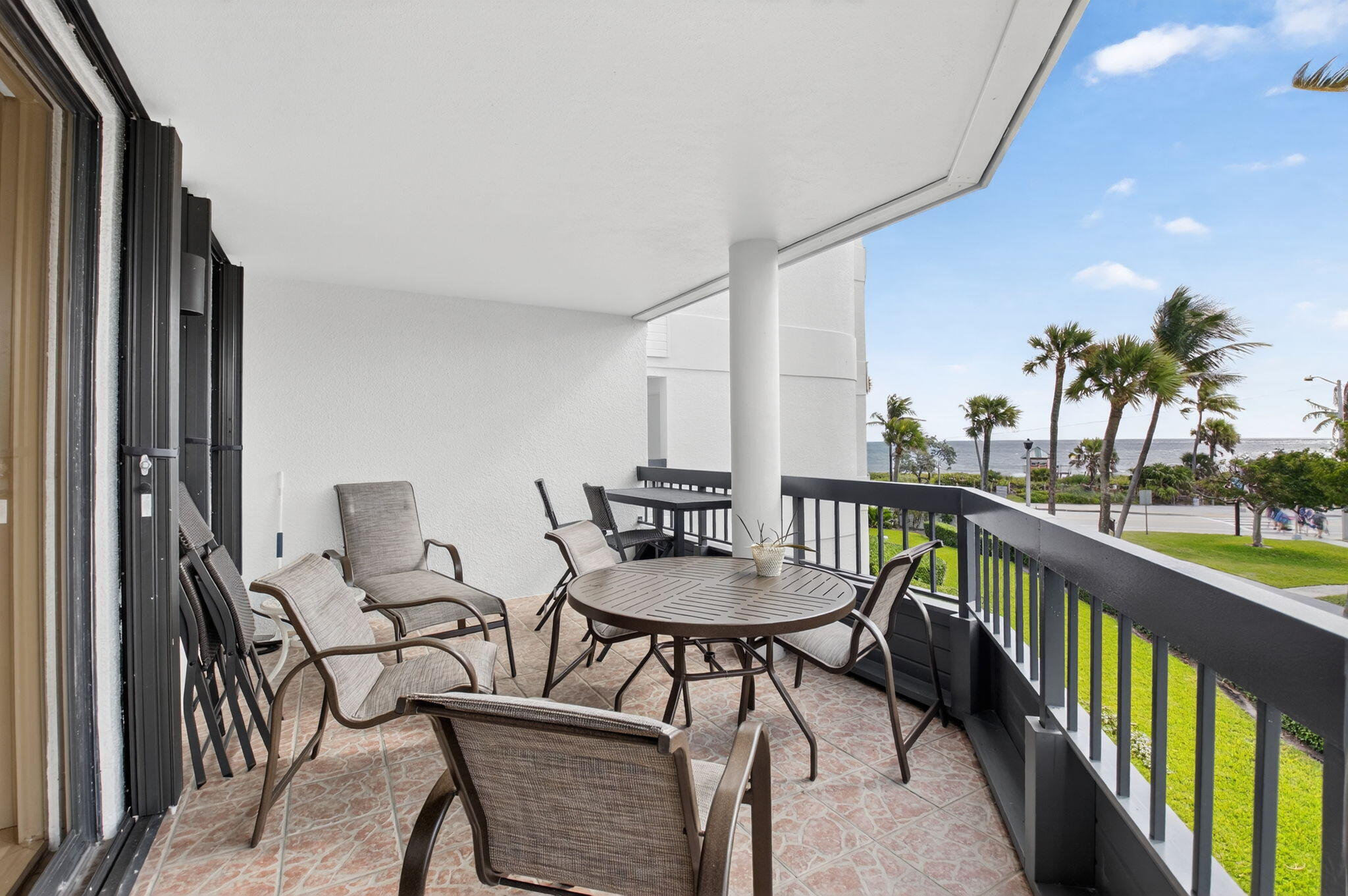 Delray Beach, Florida, 33483, United States, 2 Bedrooms Bedrooms, ,2 BathroomsBathrooms,Residential,For Sale,1987986