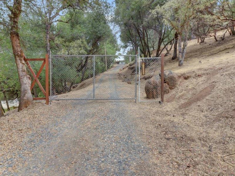 Grass Valley, California, 95949, United States, 3 Bedrooms Bedrooms, ,2 BathroomsBathrooms,Residential,For Sale,1982104