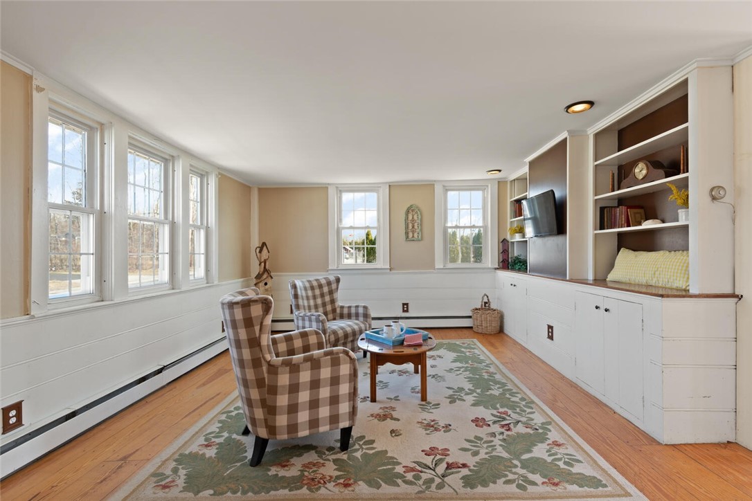 Scituate, Rhode Island, 02857, United States, 3 Bedrooms Bedrooms, ,2 BathroomsBathrooms,Residential,For Sale,1920020