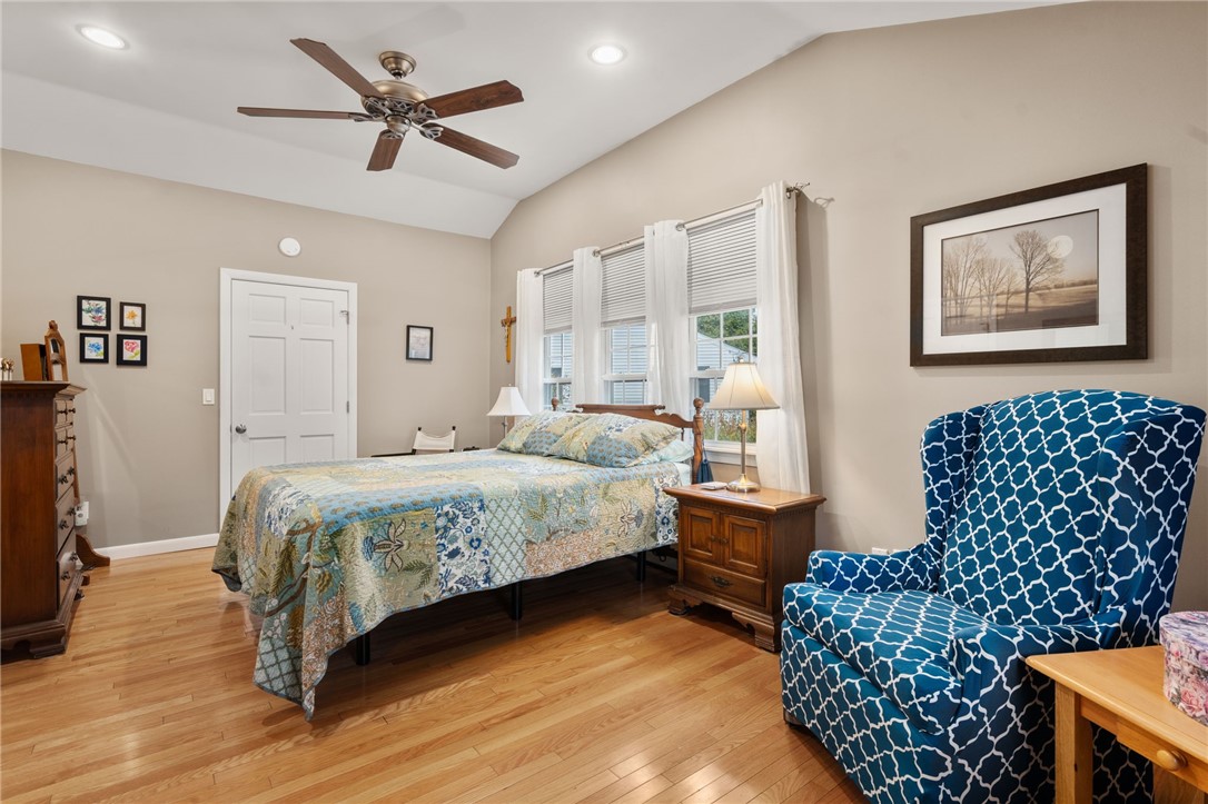 North Kingstown, Rhode Island, 02852, United States, 4 Bedrooms Bedrooms, ,2 BathroomsBathrooms,Residential,For Sale,1987787