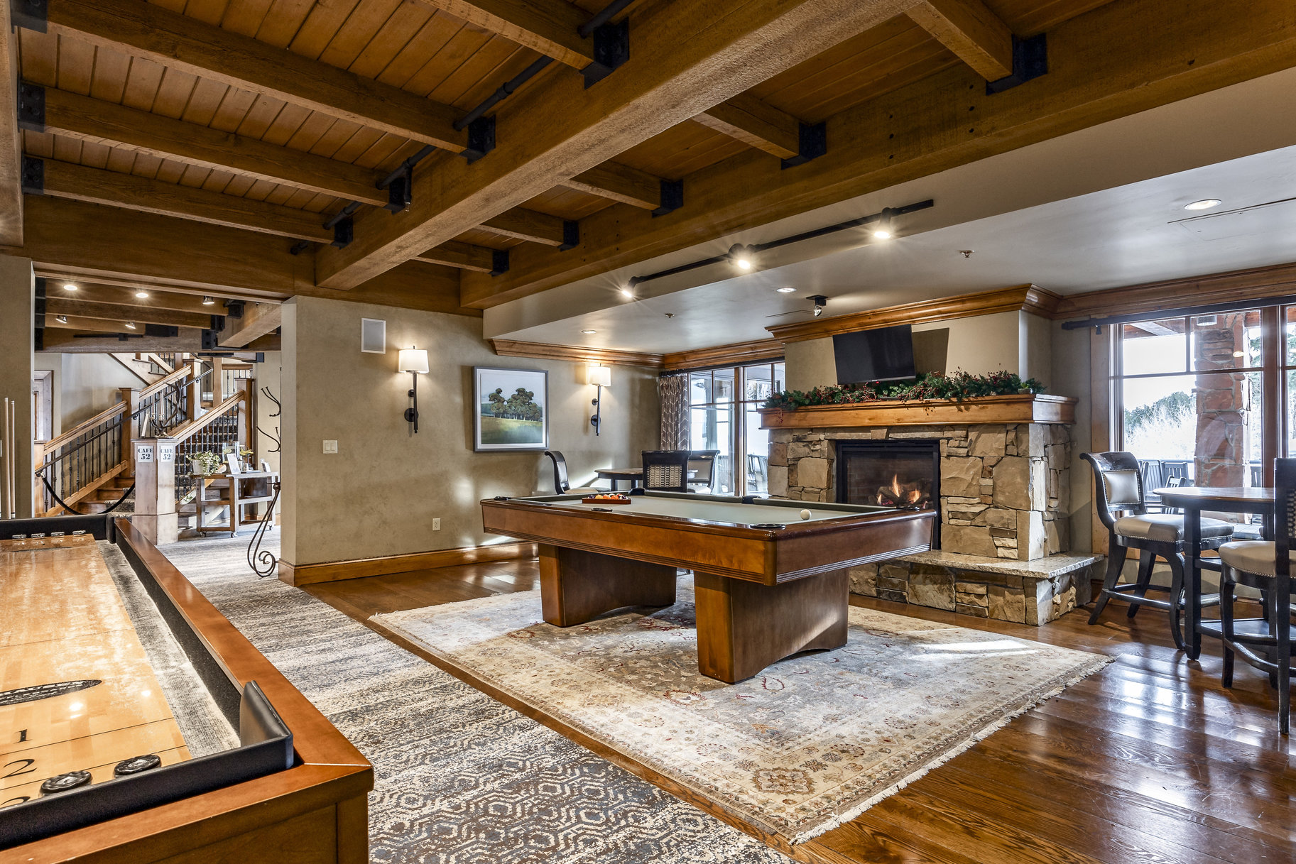  Rare End Unit in Stag Lodge with Unmatched Views & Ski Access - 物件實景