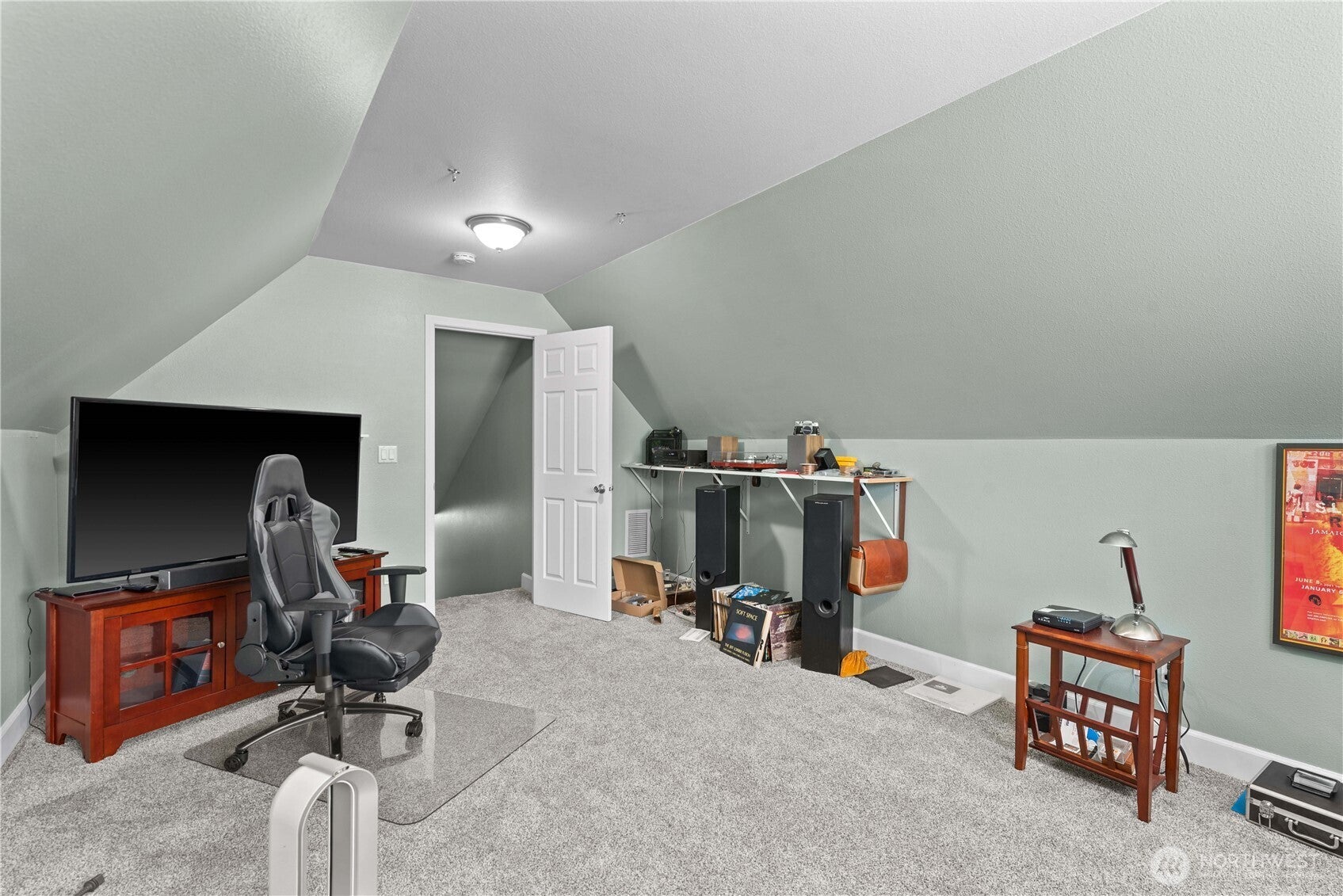 East Wenatchee, Washington, 98802, United States, 3 Bedrooms Bedrooms, ,1 BathroomBathrooms,Residential,For Sale,1818032