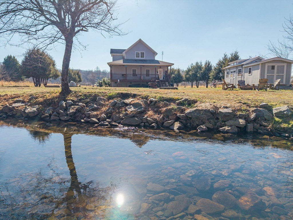Hayesville, North Carolina, 28904, United States, 3 Bedrooms Bedrooms, ,3 BathroomsBathrooms,Residential,For Sale,2005507