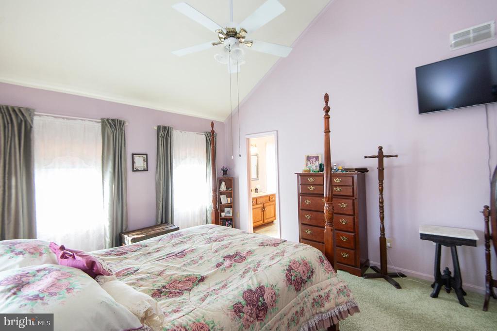 Denton, Maryland, 21629, United States, 4 Bedrooms Bedrooms, ,3 BathroomsBathrooms,Residential,For Sale,1992998