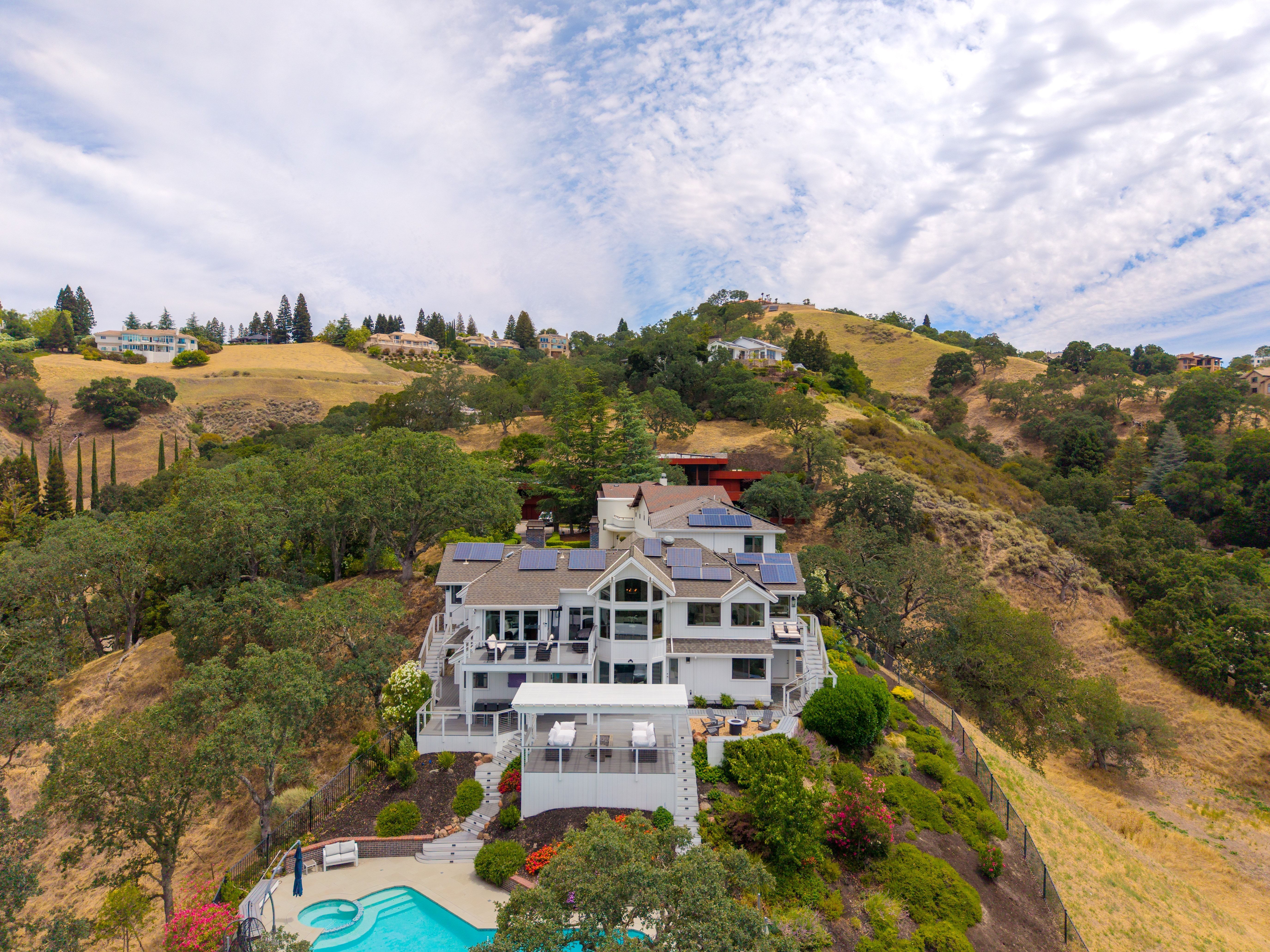  Sweeping Fairway Views Meet Rare Outdoor Living - 物件實景
