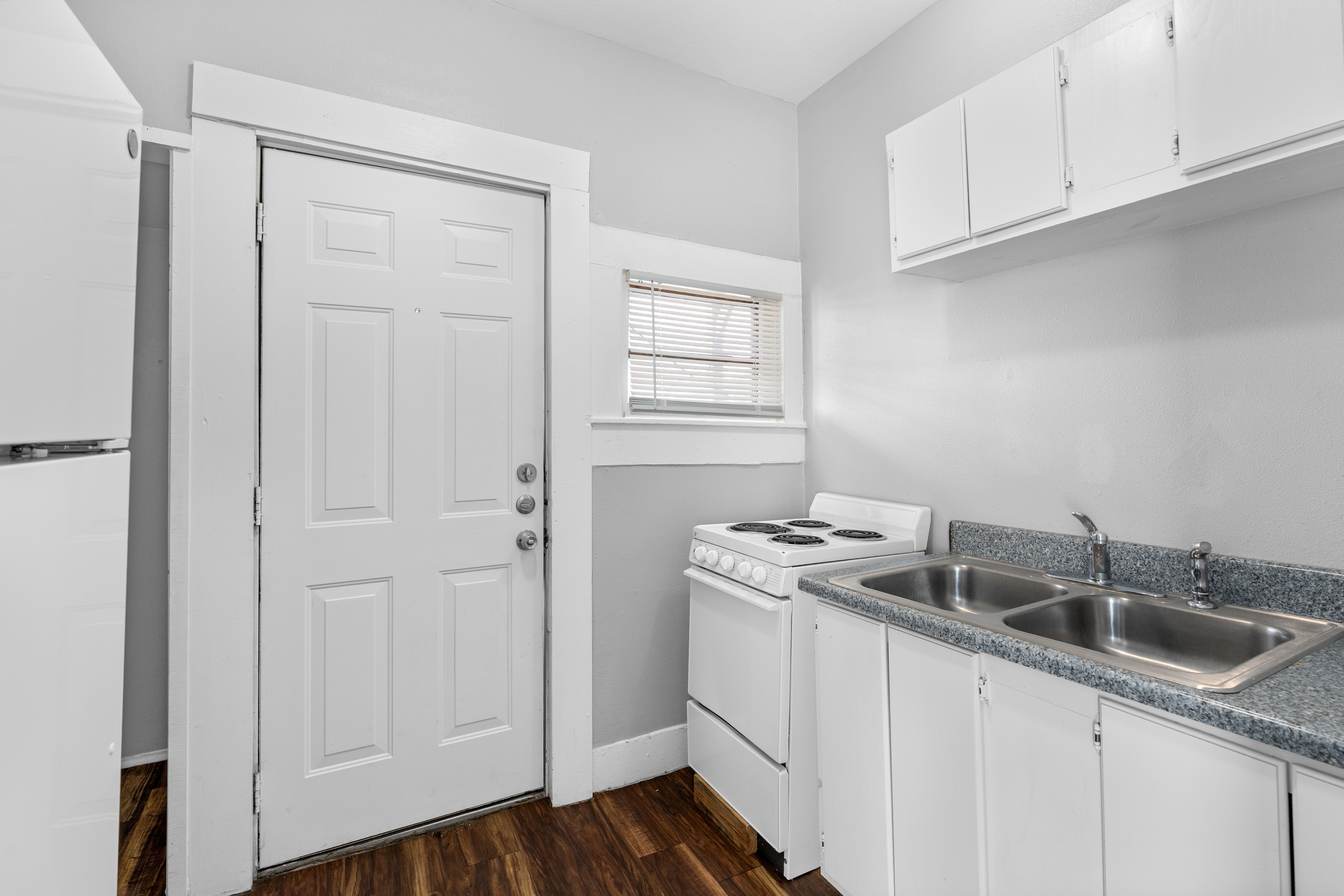  Exceptional 4-Plex Opportunity - 物件實景