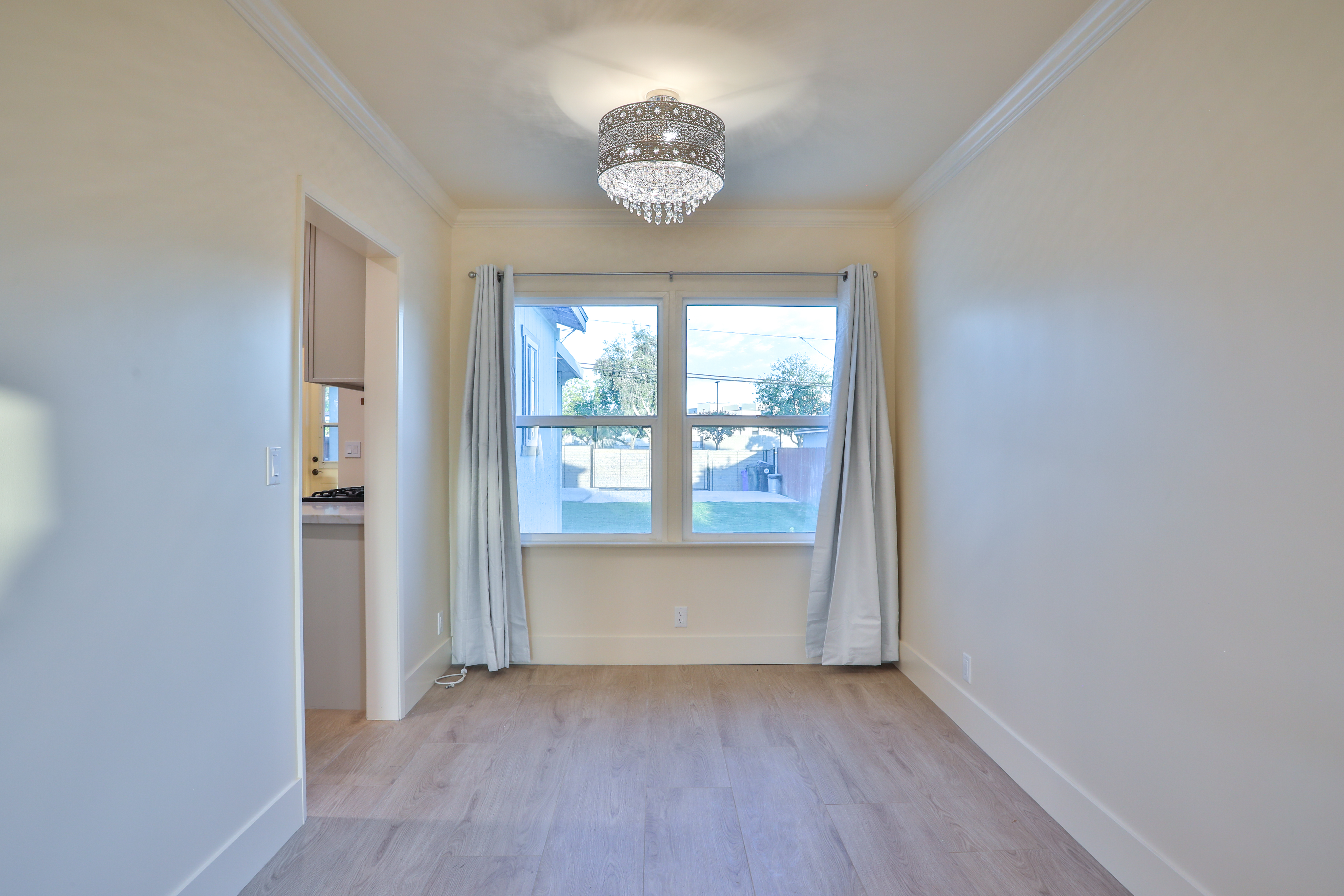  664 N. 8th Avenue, Upland, CA 91786 - 物件實景