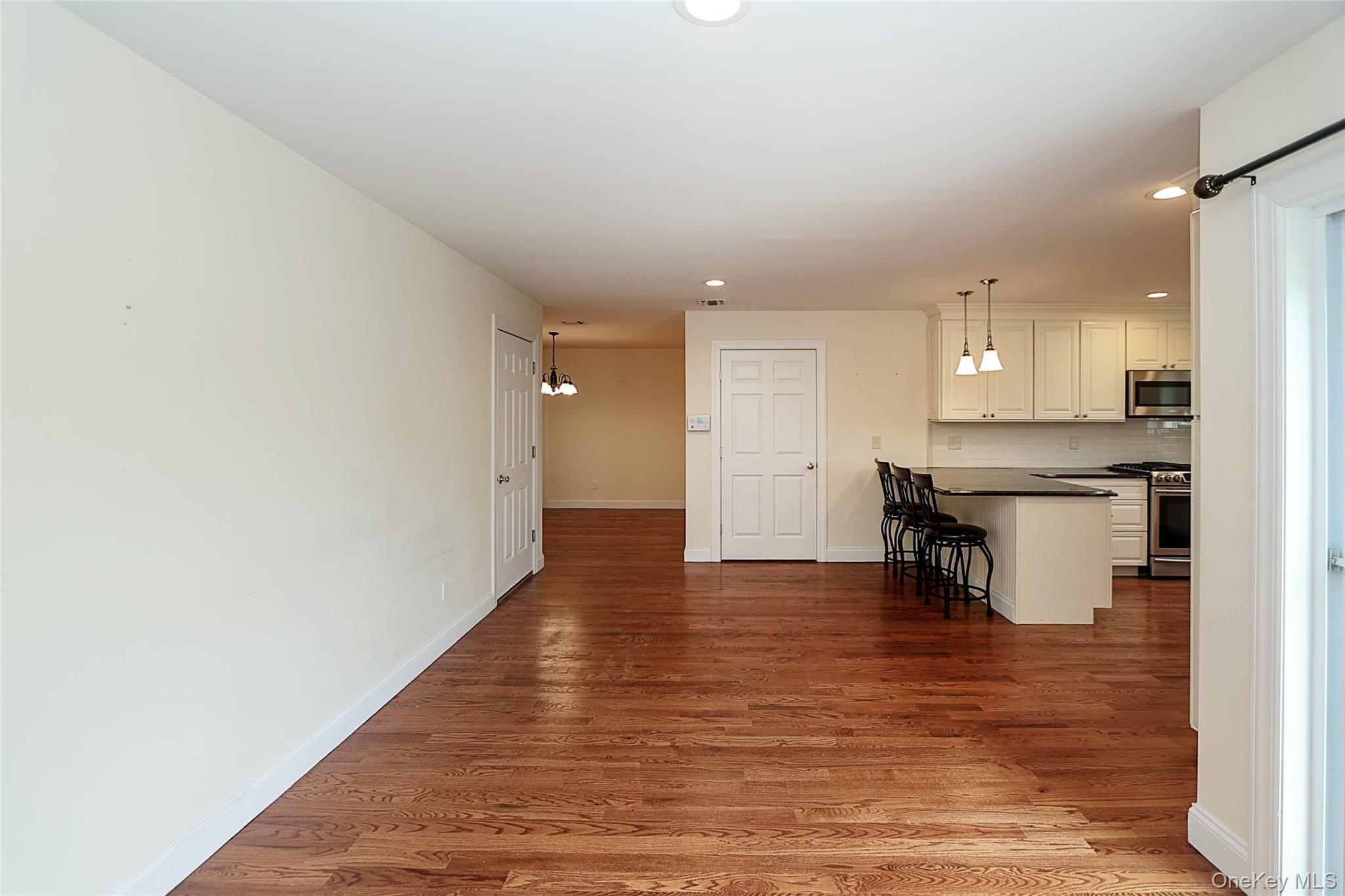  370 Rider Avenue, Patchogue, NY, 11772 - 物件實景