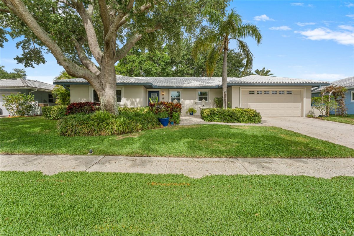 Seminole, Florida, 33772, United States, 3 Bedrooms Bedrooms, ,2 BathroomsBathrooms,Residential,For Sale,2048345
