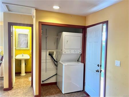 Fullerton, California, 92831, United States, 2 Bedrooms Bedrooms, ,2 BathroomsBathrooms,Residential,For Sale,1921827