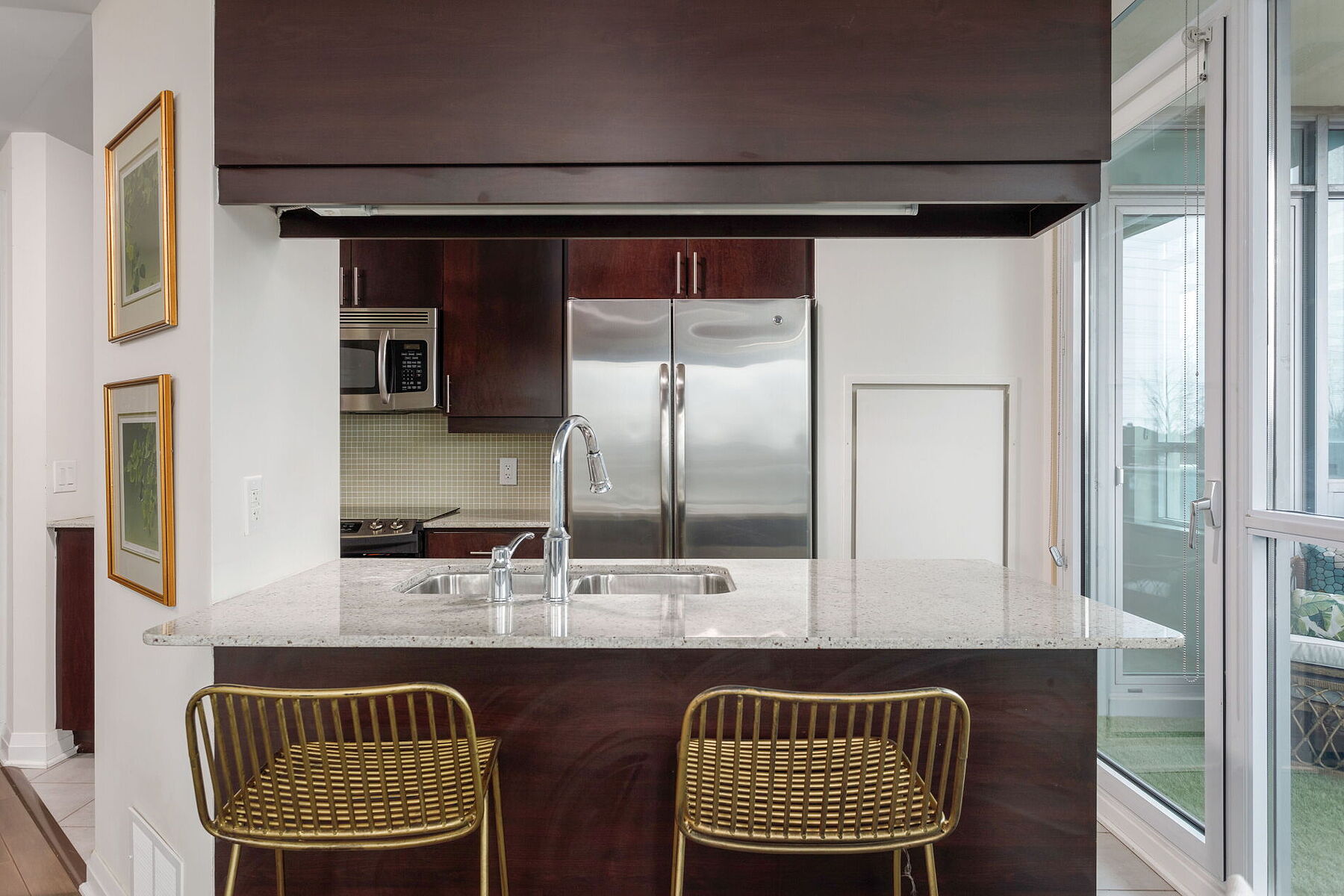  Spacious and Bright Condo - 物件實景