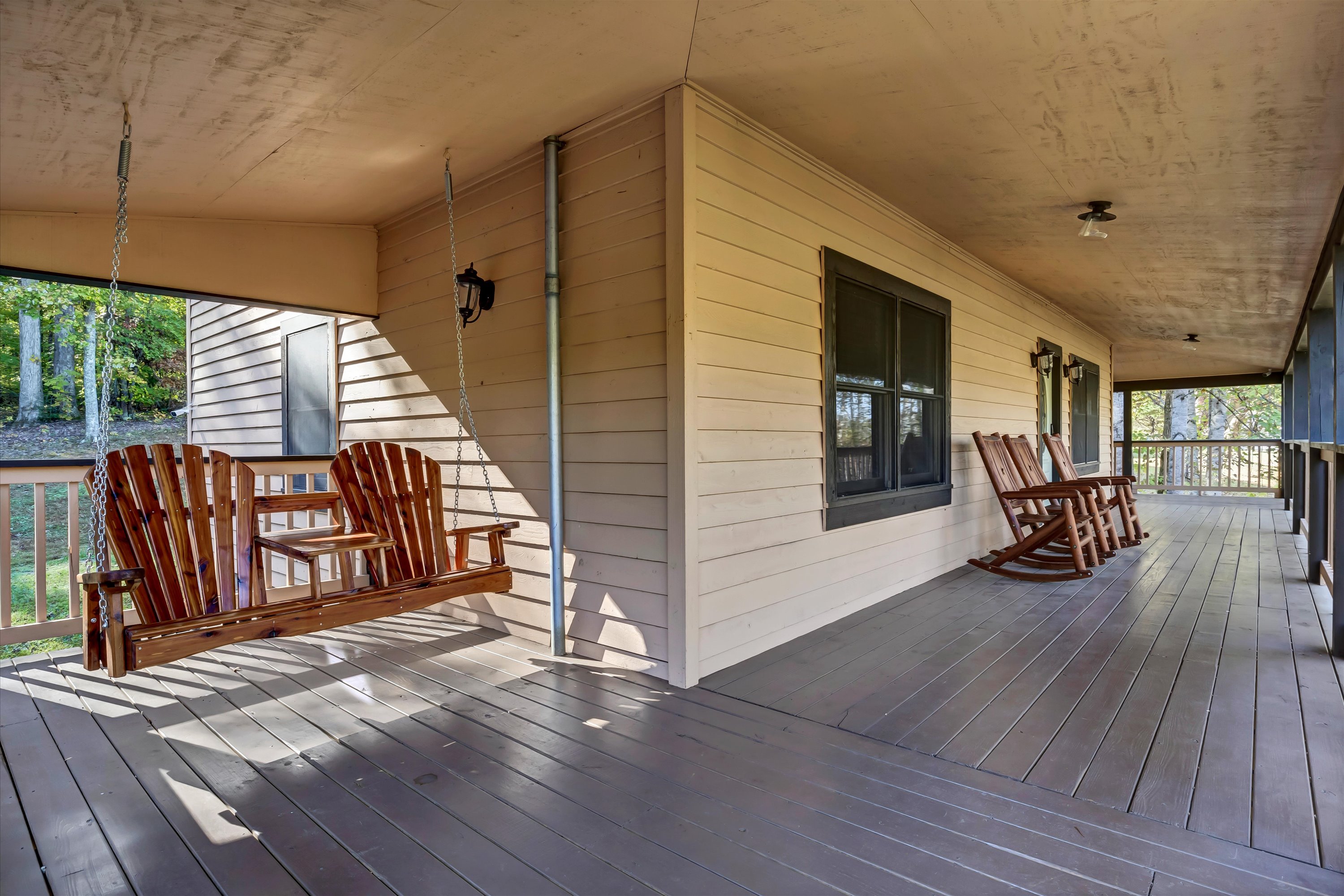Sevierville, Tennessee, 37862, United States, 4 Bedrooms Bedrooms, ,5 BathroomsBathrooms,Residential,For Sale,1915370