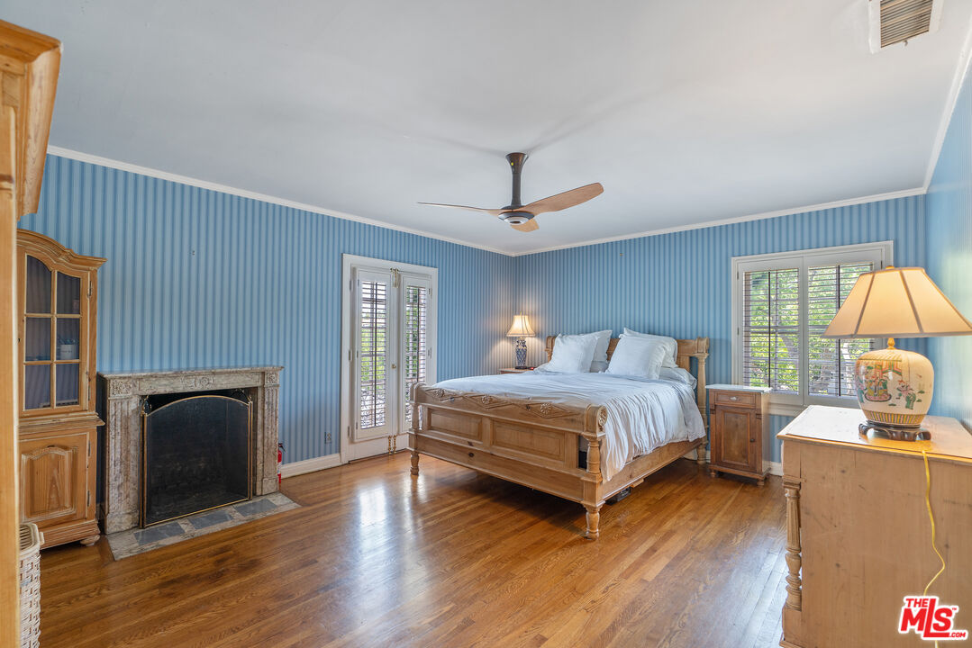 Los Angeles, California, 90004, United States, 6 Bedrooms Bedrooms, ,7 BathroomsBathrooms,Residential,For Sale,1907510