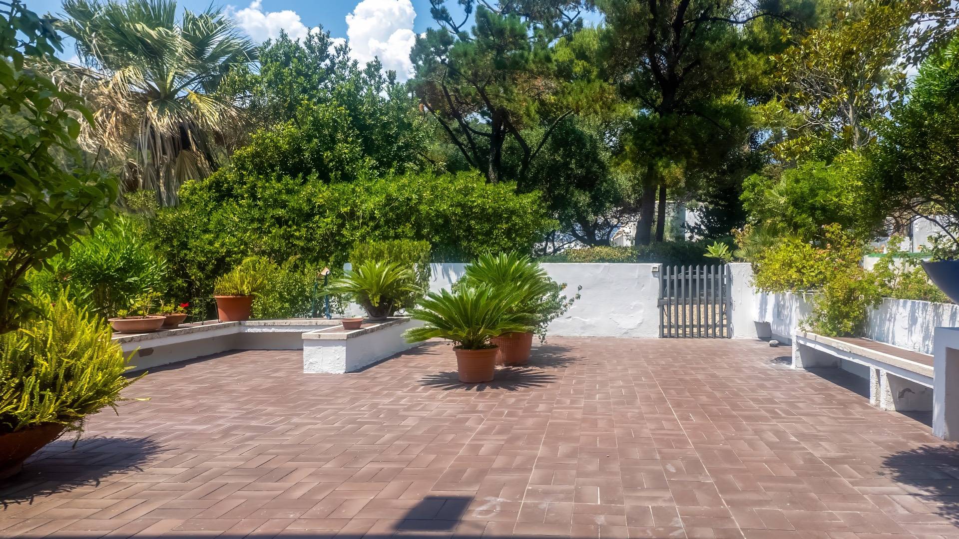 Minturno, Latina, 04026, IT, 9 Bedrooms Bedrooms, ,5 BathroomsBathrooms,Residential,For Sale,1882279