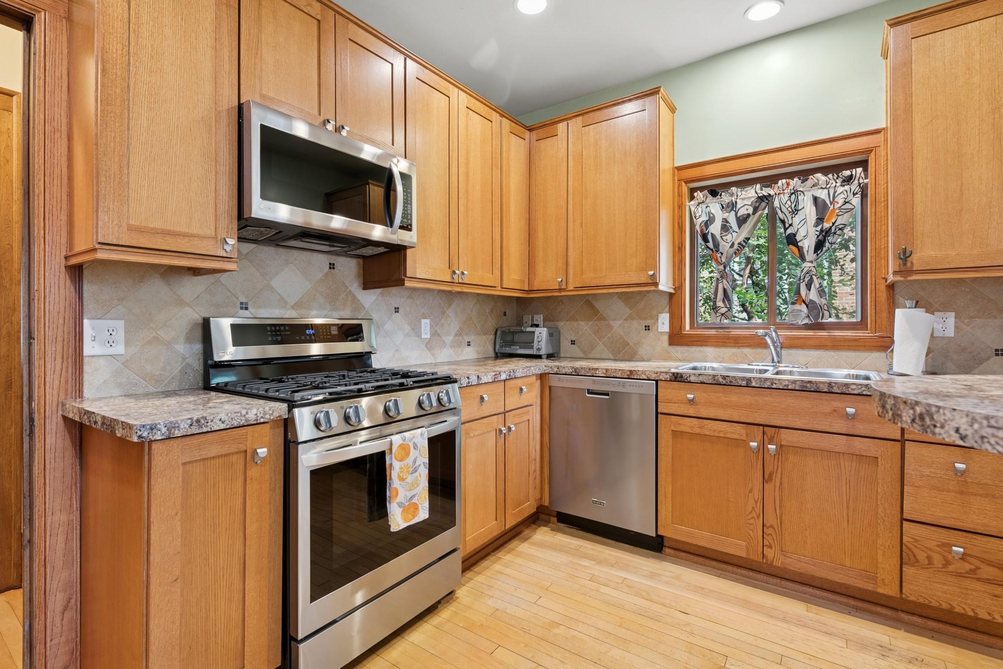 Minneapolis, Minnesota, 55408, United States, 4 Bedrooms Bedrooms, ,2 BathroomsBathrooms,Residential,For Sale,1919825