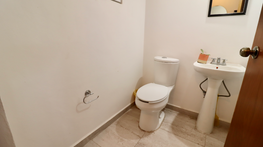 Morelia, Michoacán de Ocampo, 58200, Mexico, 3 Bedrooms Bedrooms, ,2 BathroomsBathrooms,Residential,For Sale,2000859