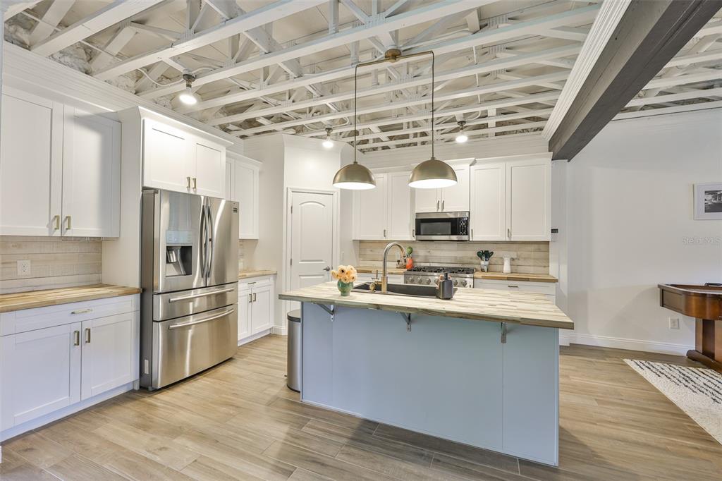 Seffner, Florida, 33584, United States, 3 Bedrooms Bedrooms, ,3 BathroomsBathrooms,Residential,For Sale,1978869