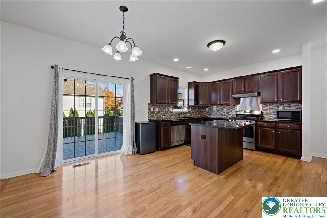 Palmer Twp, Pennsylvania, 18045, United States, 4 Bedrooms Bedrooms, ,3 BathroomsBathrooms,Residential,For Sale,2000563