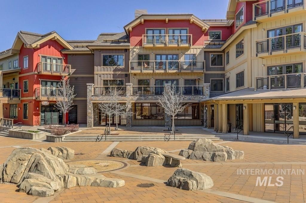 McCall, Idaho, 83638, United States, 2 Bedrooms Bedrooms, ,2 BathroomsBathrooms,Residential,For Sale,1979037