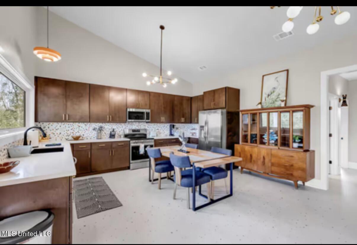 Bay Saint Louis, Mississippi, 39520, United States, 2 Bedrooms Bedrooms, ,2 BathroomsBathrooms,Residential,For Sale,1968708